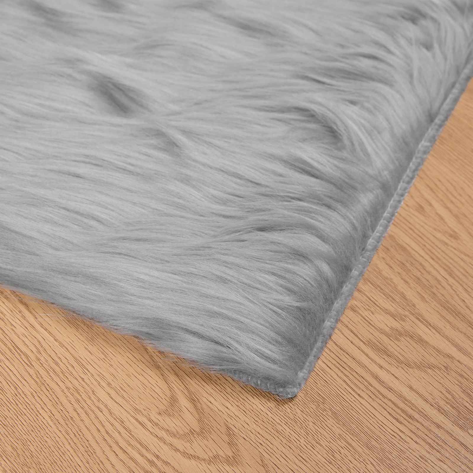Tapis en Fausse Peau de Mouton Gris 80 x 200 cm, Tapis de Salon Moelleux à Poils Longs en Polyester, Descente de Lit Douce et Chaude pour Décoration Intérieure Moderne, Gamme Tafalla