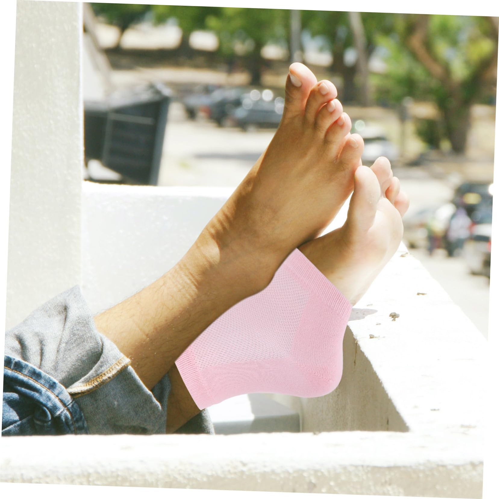 FOMIYES 2 Pairs Moisturizing Gel Socks for Dry Cracked Feet Gel Heel Protectors Breathable Foot Socks Anti-Crack Design
