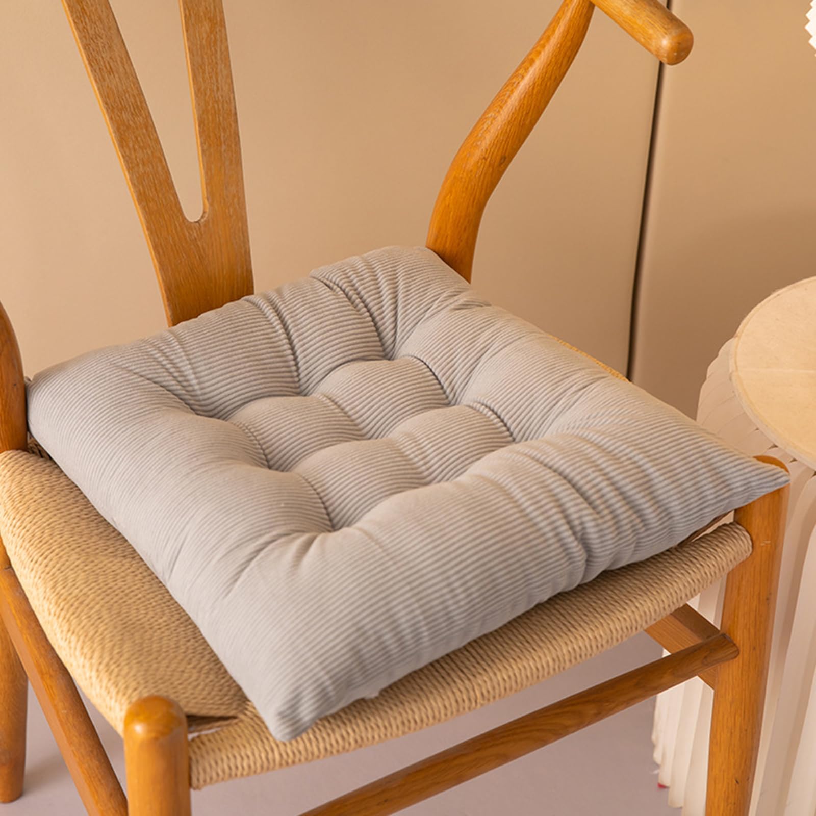 Gerippte Premium-Kissen aus Samt mit rutschfesten Bändern, quadratisches Plüschkissen für Kinder und Erwachsene, gemütlich, weiche Kissen für Sofa, Hellgrau, 50 cm