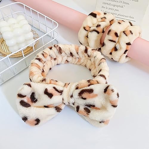 Miniatura 2 de HomeSoGood 2 bandas para el pelo con lazo con 2 pares de pulseras de lavado facial, toalla de muñeca portátil para spa para lavar la cara, diadema