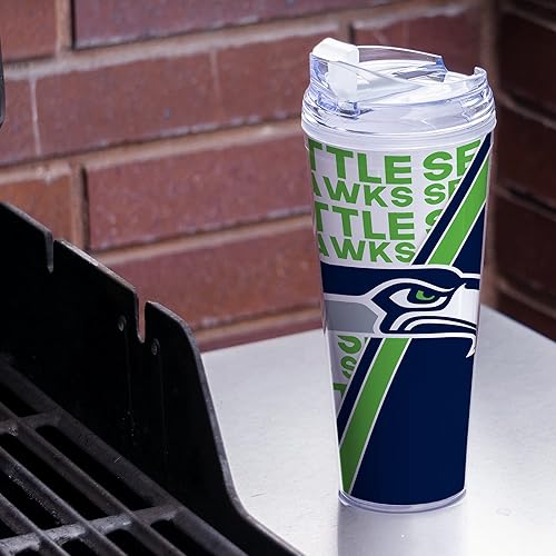 Miniatura 110 de Rico Industries NFL Football - Vaso de acrílico de 24 onzas con tapa con bisagras, vaso de doble pared con licencia oficial para fanáticos de la NFL