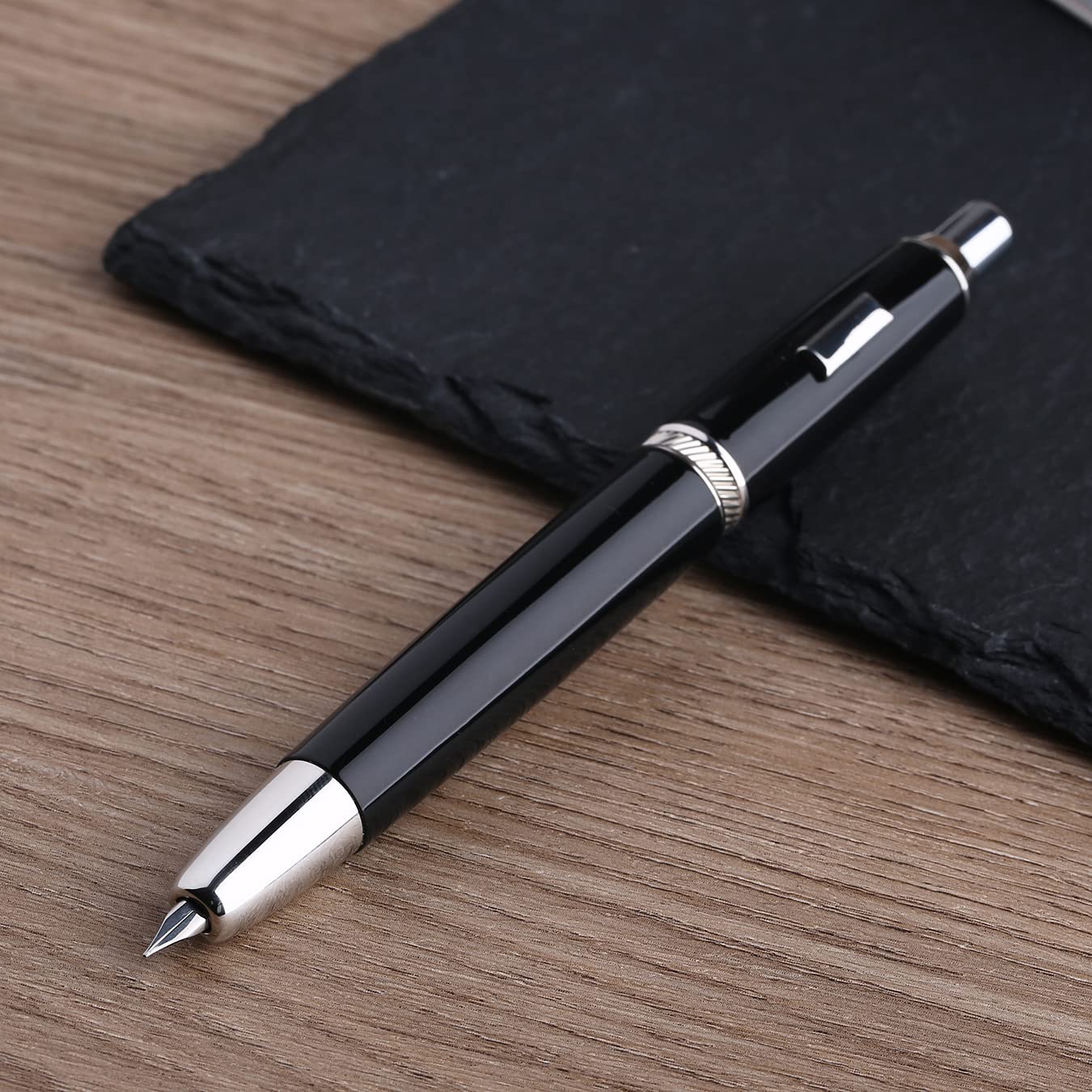 Wikult Majohn A1 - Stylo Plume Presse en Métal Noir Piano, Pointe Extra Fine Rétractable 0,4 mm avec Convertisseur pour une Écriture Lisse (Sans clip)