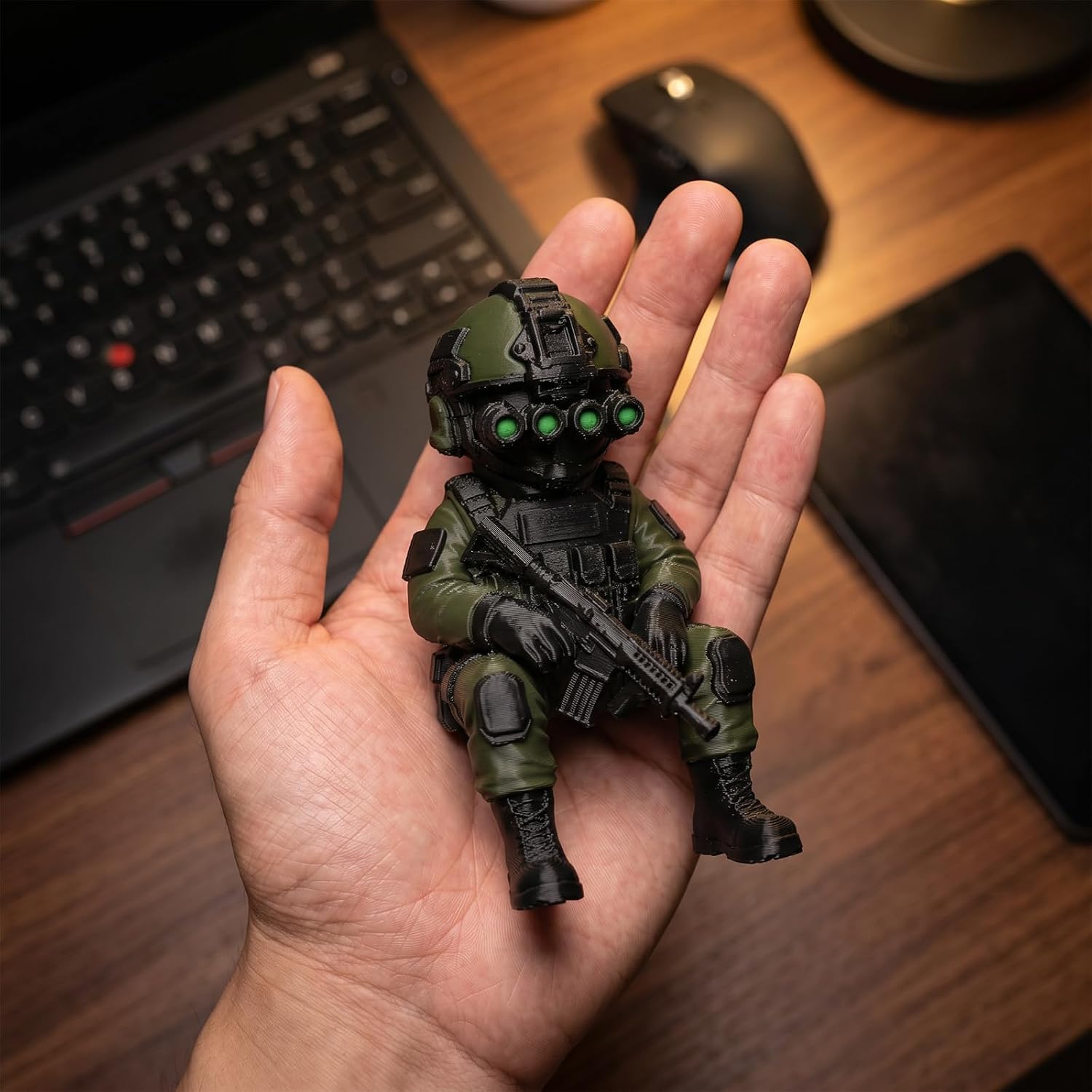 Drukowane wojskowe mini figurki snajperskie i szturmowe, monitor z noktowizorem, statuetka biurkowa dla weteranów (2-pak)
