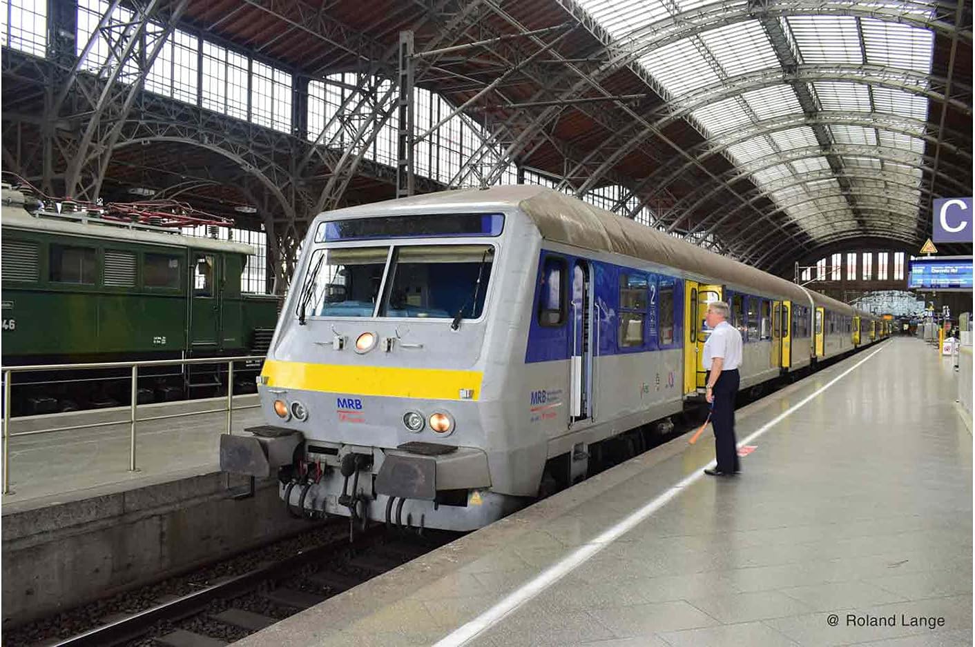 ARNOLDArnold HN4368 MRB, 3-unit pack regional coaches, Bybdzf+Bom+Bom, silver blue livery Rolling Stock - Coaches