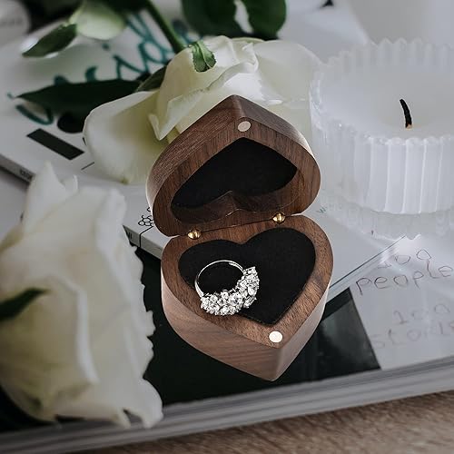 Miniatura 6 de Yoption Caja de anillos de madera, hecha a mano de madera de nogal con forma de corazón, caja de anillos para ceremonia de boda, aniversario,