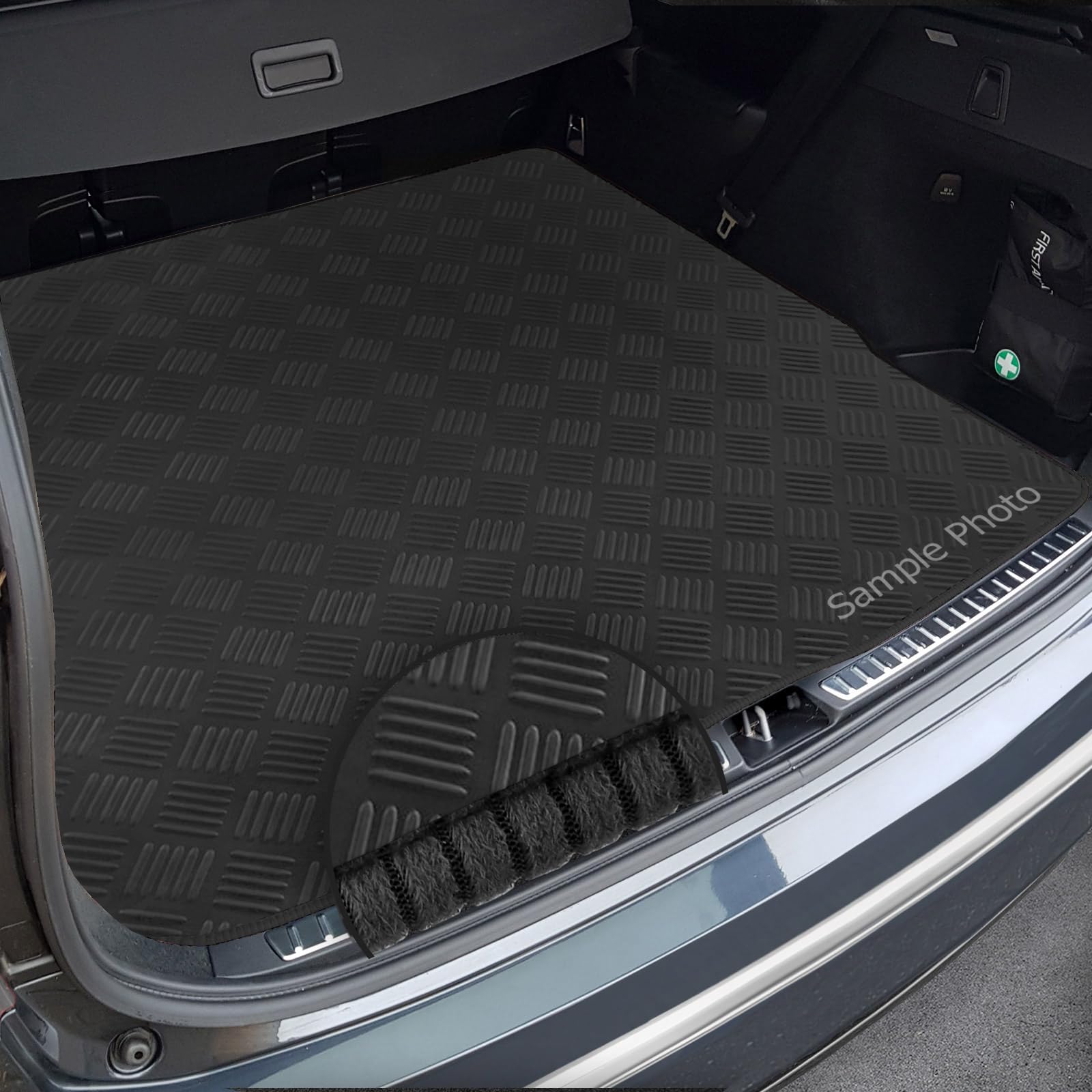To fit Suzuki SX4 HB (2006-2013) Tailored Checker Rubber Boot Mat + Black Ribbed Trim