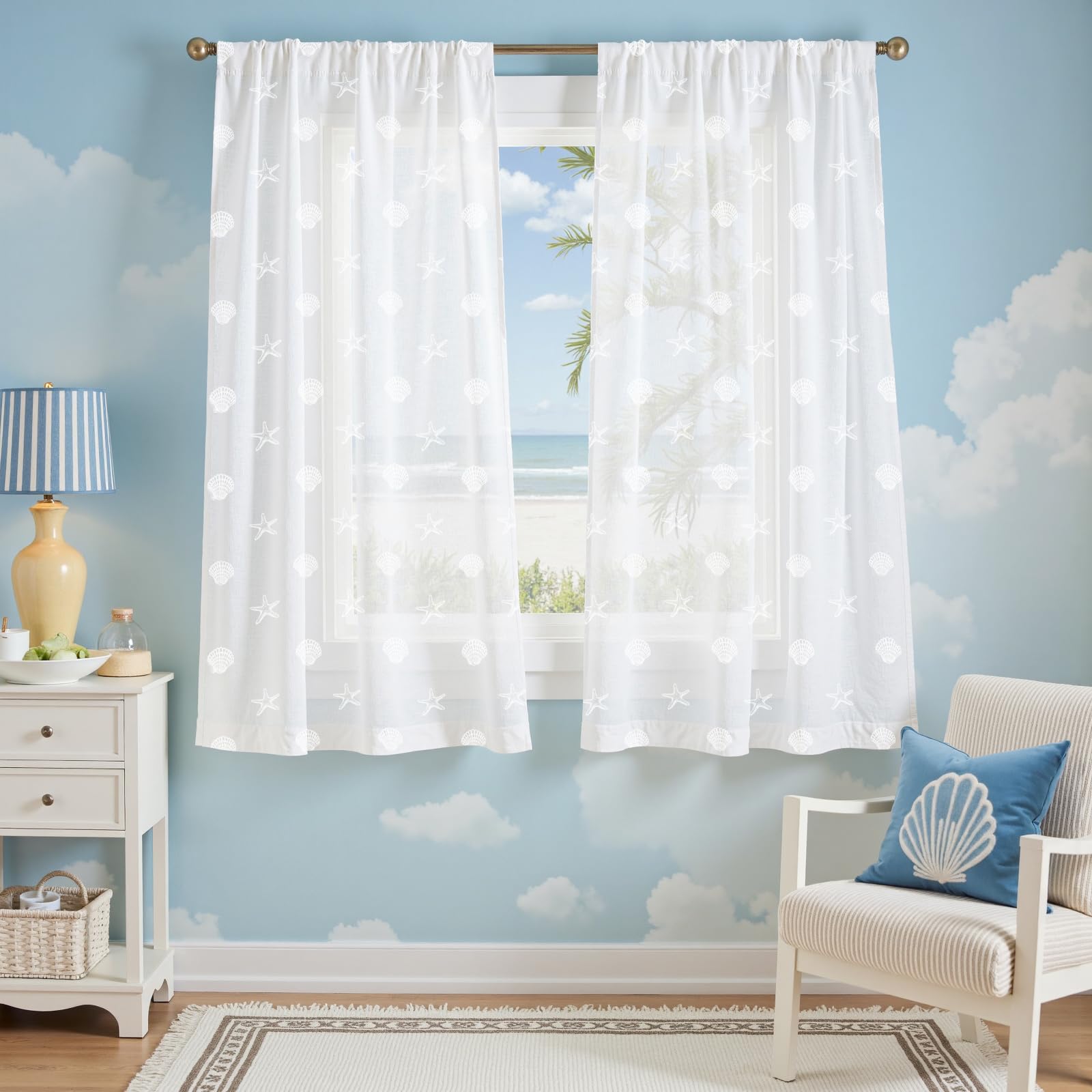 Voilages blancs 160 cm à motifs marins pour illuminer la chambre d'enfant et le salon