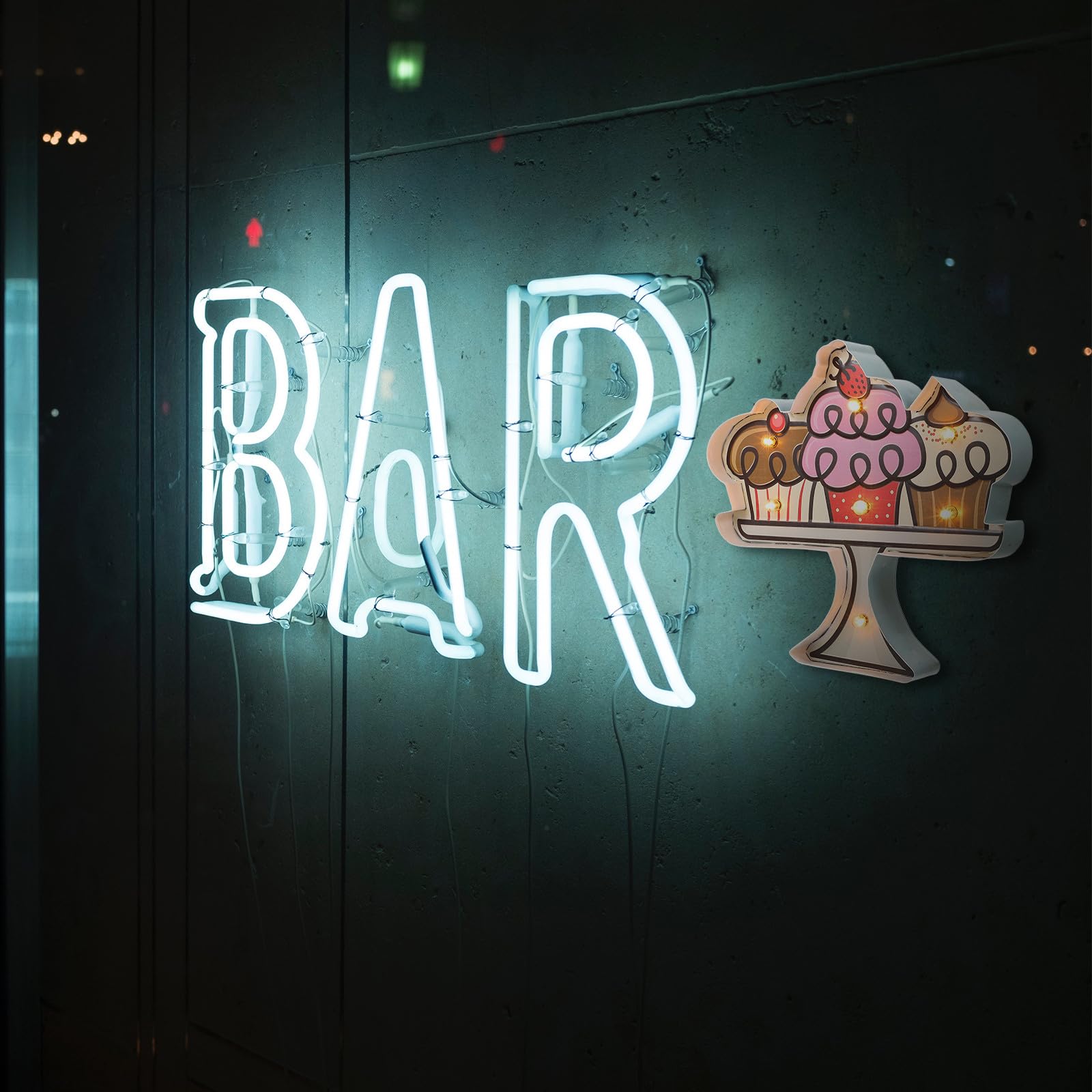 SOLUSTRE Retro LED Wandleuchte Kuchenform aus Metall Blinkendes LED Wandlicht für Bar Café und Wohnraumdekoration Kompakte Leuchtende Wanddekoration ohne Batterie
