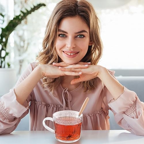 Miniatura 8 de Nuenen 4 juegos de tazas de café vintage con tapas y cucharas de bambú de 13.5 onzas, tazas de té en relieve, vasos transparentes, cristalería