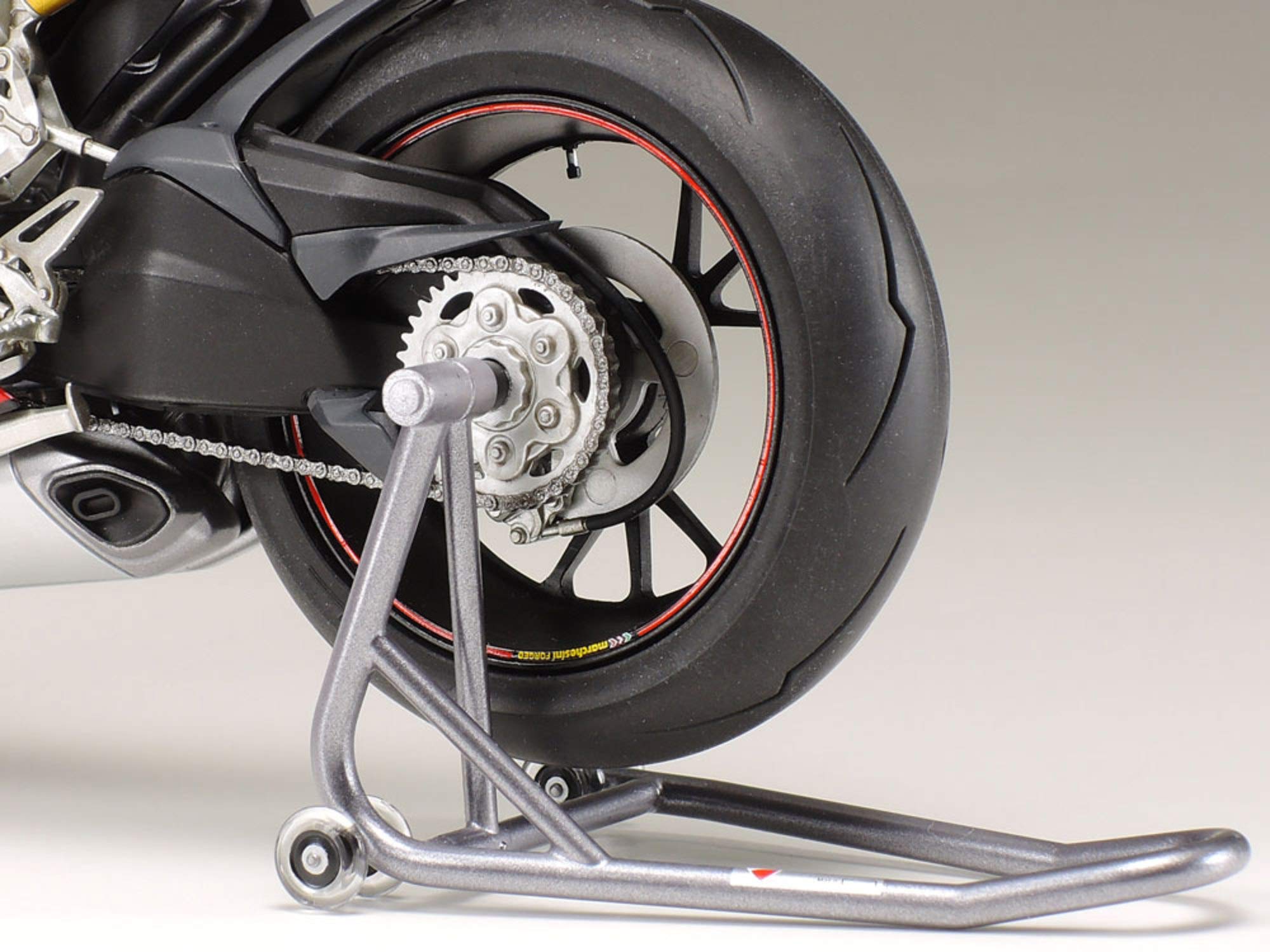 Tamiya 300114132 1:12 Ducati 1199 Panigale S Tricolore, Riproduzione Fedele del modellismo, Kit di Costruzione in plastica, Fai da Te, Hobby, incollaggio, modellismo, assemblaggio, Non Verniciato,