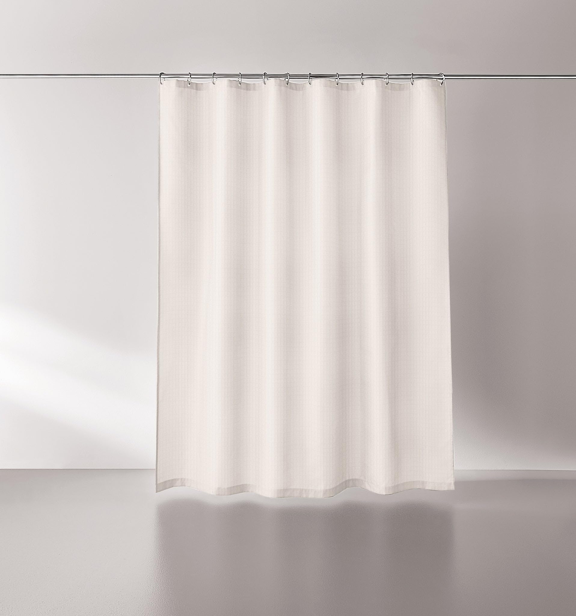 Kleine Wolke Duschvorhang Textil GRIGLIA Ecru 180 x 200 cm | OEKO-TEX zertifiziert, wasserabweisend, verstärkte Ösen, mit Beschwerungsband, weiches Textilgewebe, maschinenwaschbar