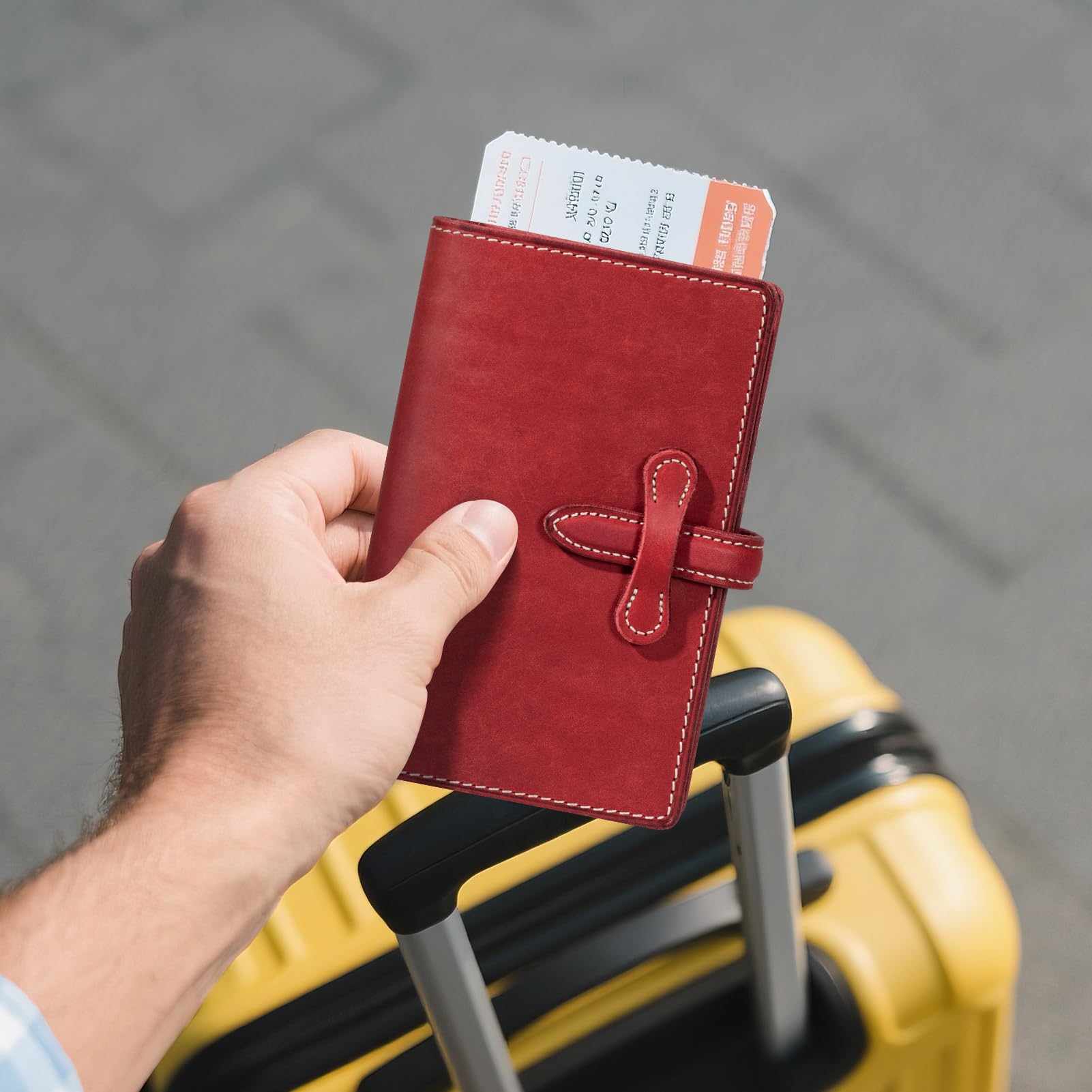 Porta passaporto in pelle per viaggi donne e uomini, slot per carte di blocco RFID, pelle pieno fiore con fibbia magica, tasca per carta d'imbarco, portafoglio passaporto retrò, Rosso, Small