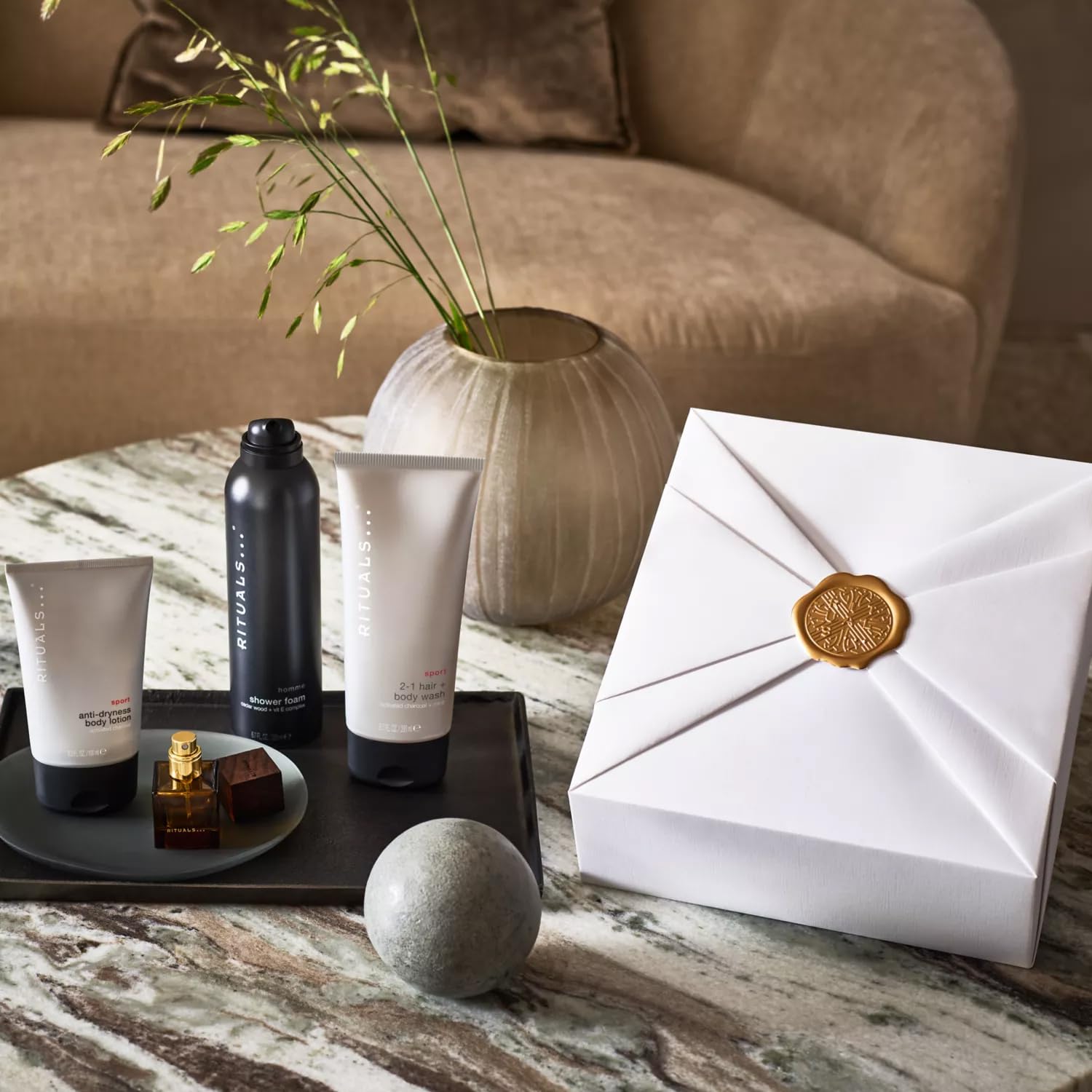 RITUALS Geschenkset für Männer aus der Homme Collection, Medium - Mit Zedernholz & Vitamin E-Komplex - Stimulierende & belebende Eigenschaften