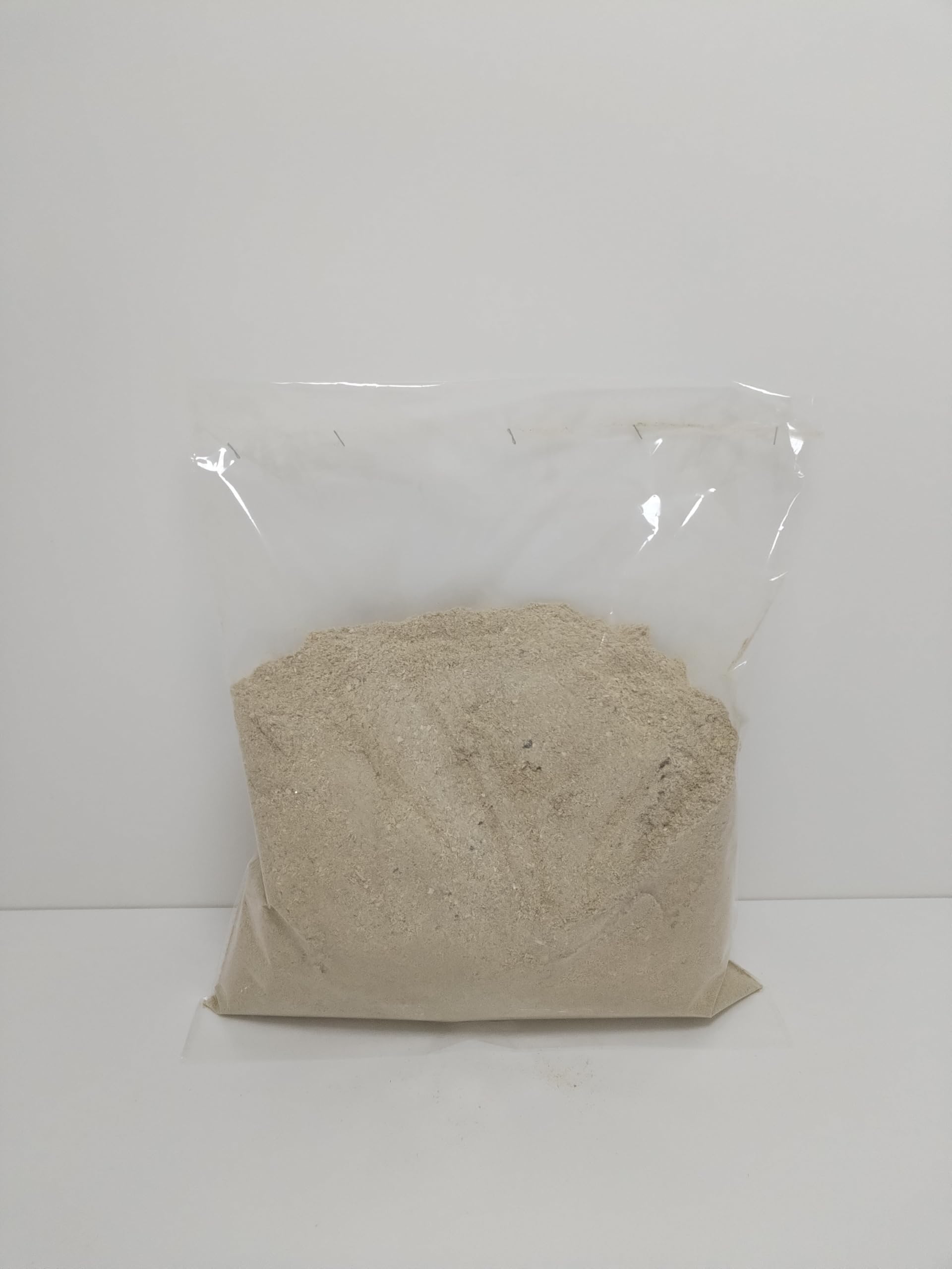 Generico Segatura Assorbente Universale 1/2 / 5/10 kg – Assorbe Oli, Liquidi e Trucioli – Officine, Garage, Laboratori – Sacco Resistente e Pronto all’Uso (2, Chilogrammi)