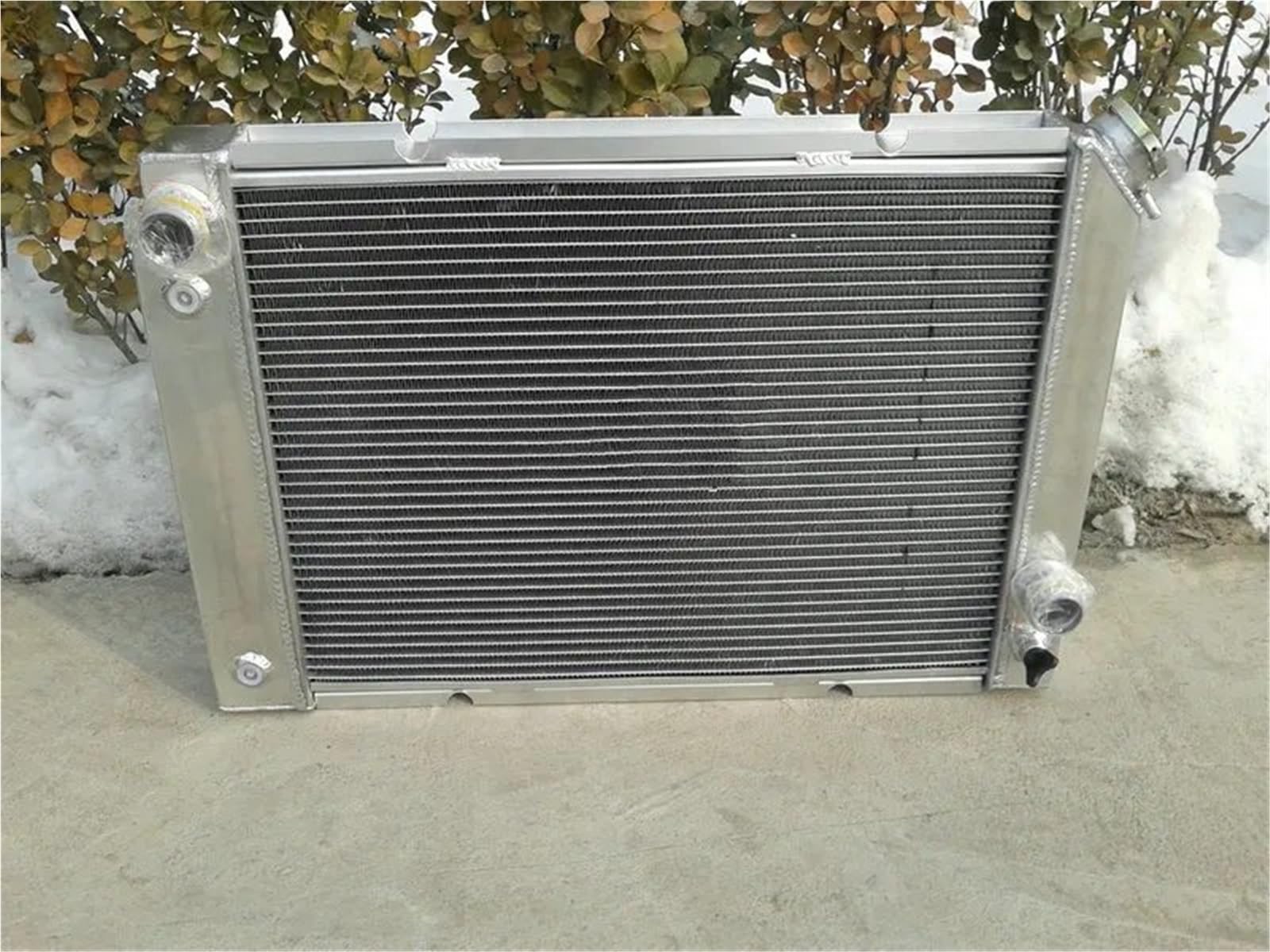 Wentylatory chłodnicy silnika samochodowego Pasuje do Pontiac Fiero 1984-1988 87 86 88 85 84 3-rzędowy aluminiowy radiator wyścigowy chłodzenia silnika