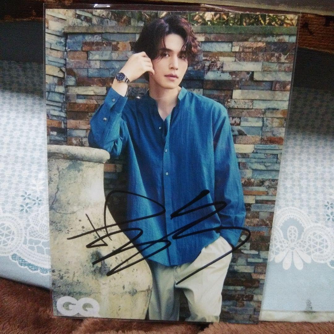 自筆サイン付き写真 イ、ドンウク  12 Amazon.co.jp: 直筆サイン 写真イ、ドンウク12 : おもちゃ