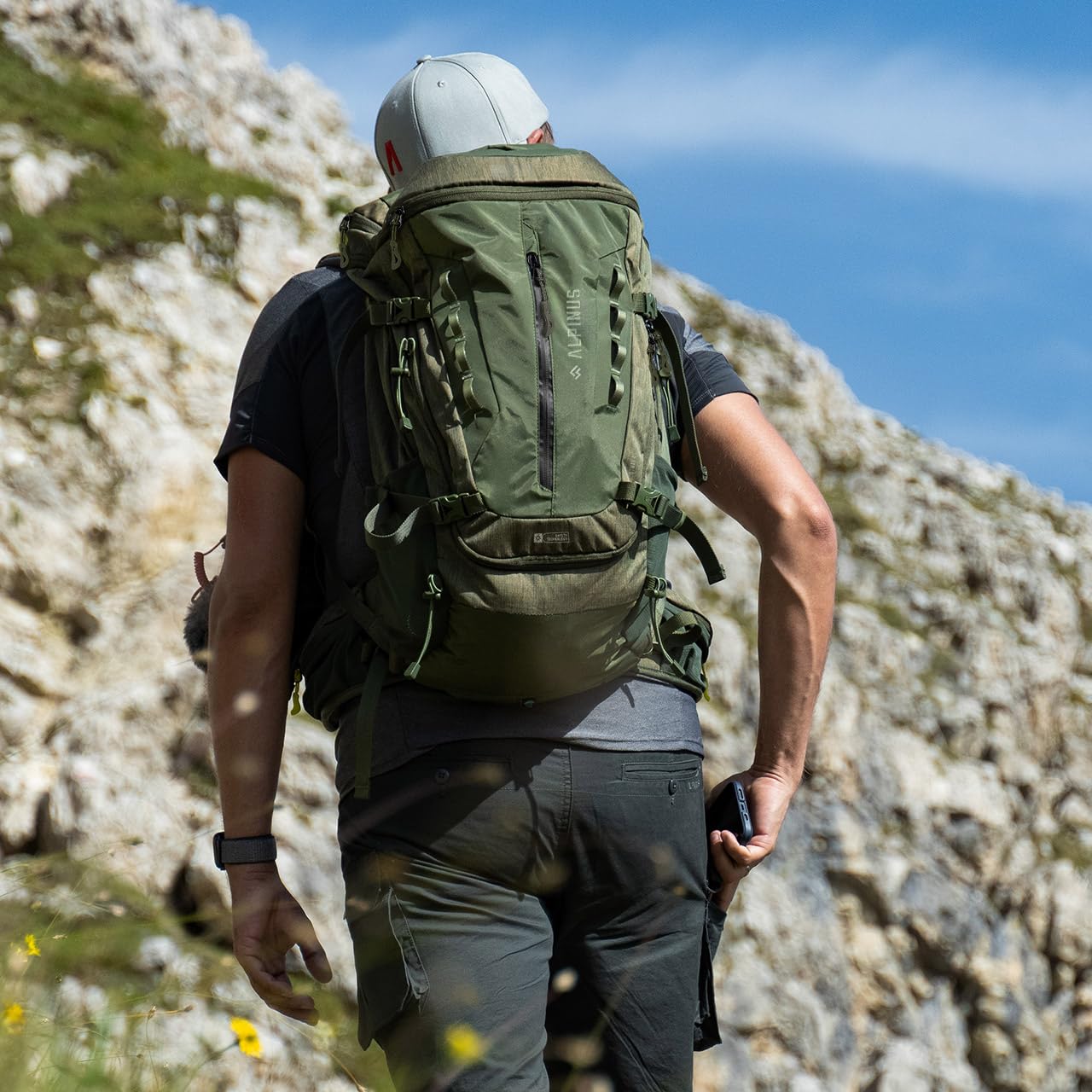 Alpinus - Plecak turystyczny Otway 40 L, plecak sportowy i outdoorowy, trekkingowy o solidnych, wodoodpornych właściwościach, ergonomicznie uformowany - oliwkowy