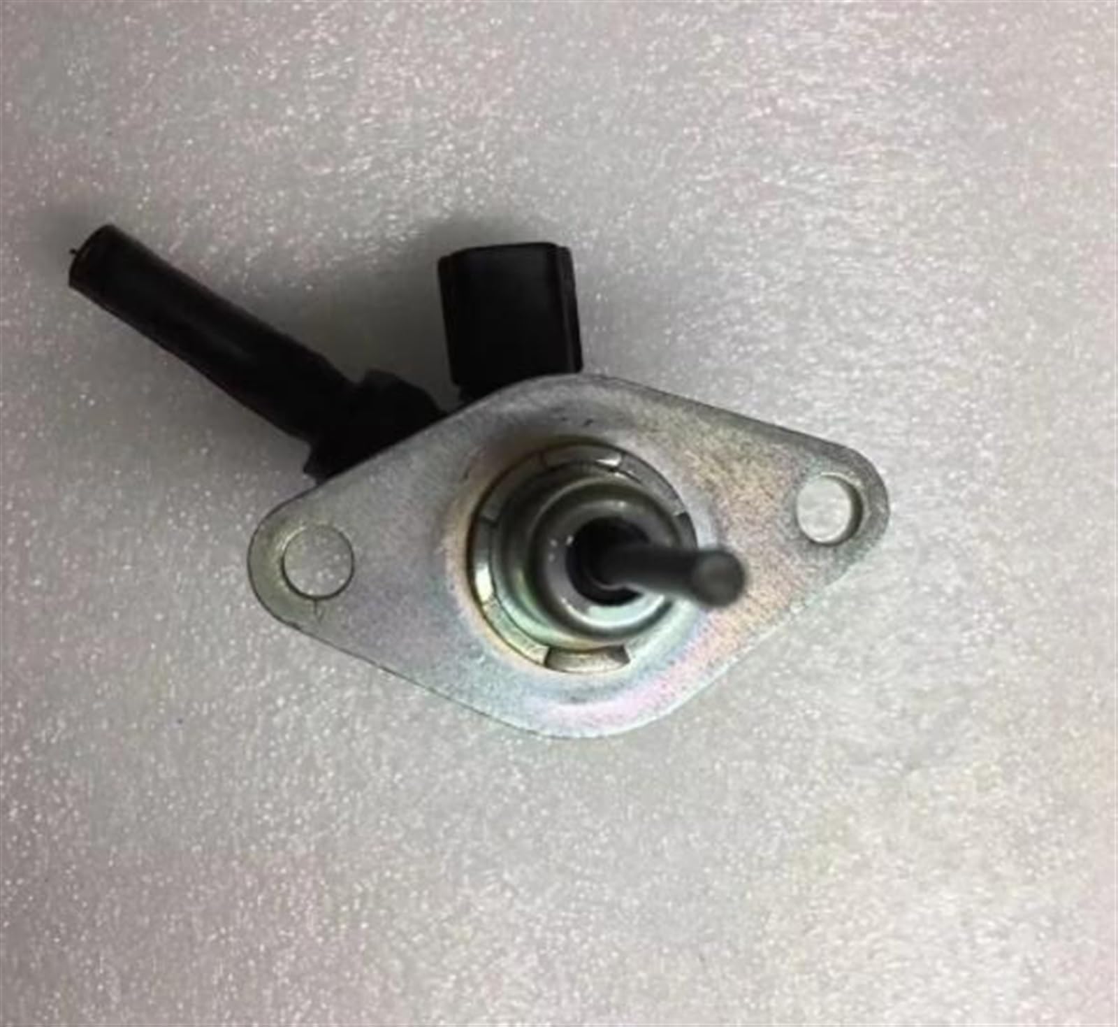 Solenoide de parada de combustible 1A021-60015 12 V for motor V2003 V2203 V2403 D1503 D1703 D1803 Tractor cortacésped 1A021-60011 1A021-60012