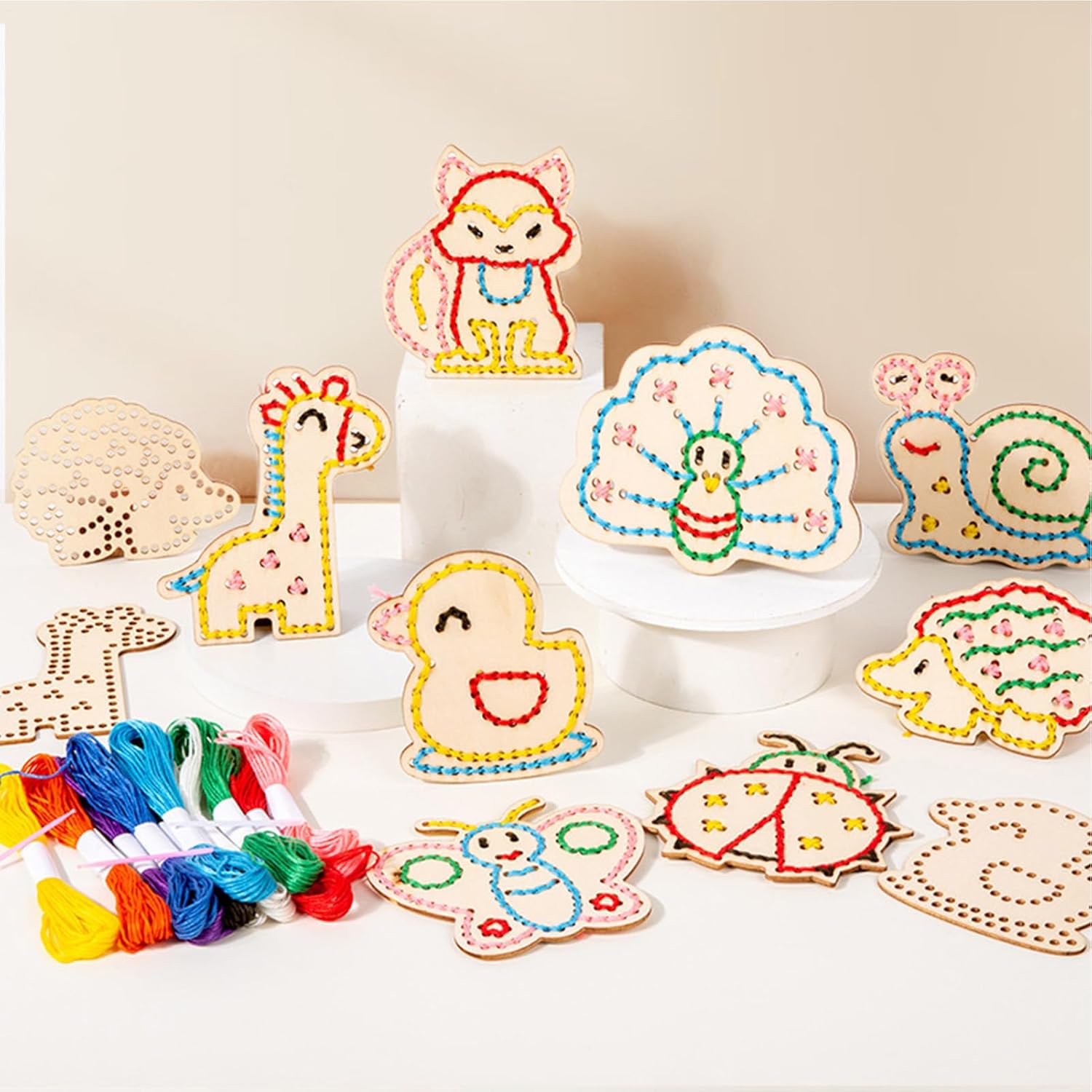 Sewing Learning Cards, Kids Threading Board, 4.13x5 Inches Color Recognition Toy with Educational Design, Fine Motor Skill Toy, Sewing Activity Cards with Sturdy Build, Quiet Time Toys for Children