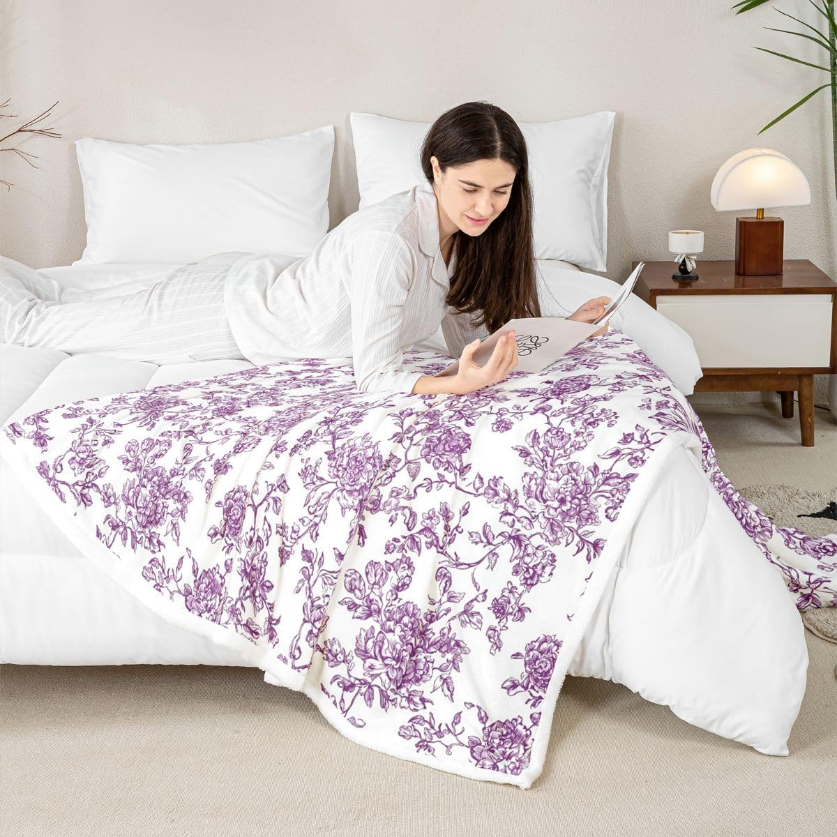 Erosebridal Vintage Flower Blanket Twin 60x80 Retro Farmhouse Floral Fleece Blanket for Bed Sofa Chair Garden Cottagecore Fuzzy Plush Throw Purple Flowers Blossom Bedroom Decor