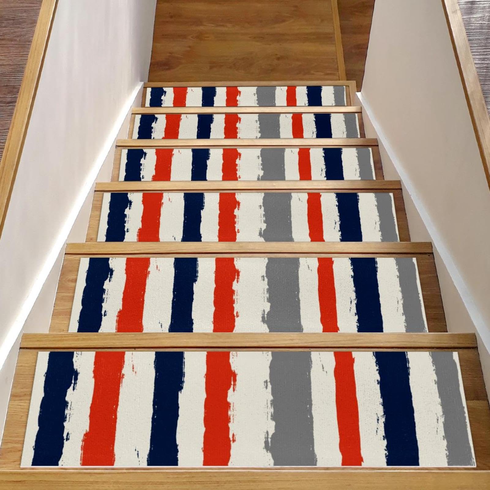 Alfombra para escaleras con bordes estáticos que protegen a los niños en peldaños de madera