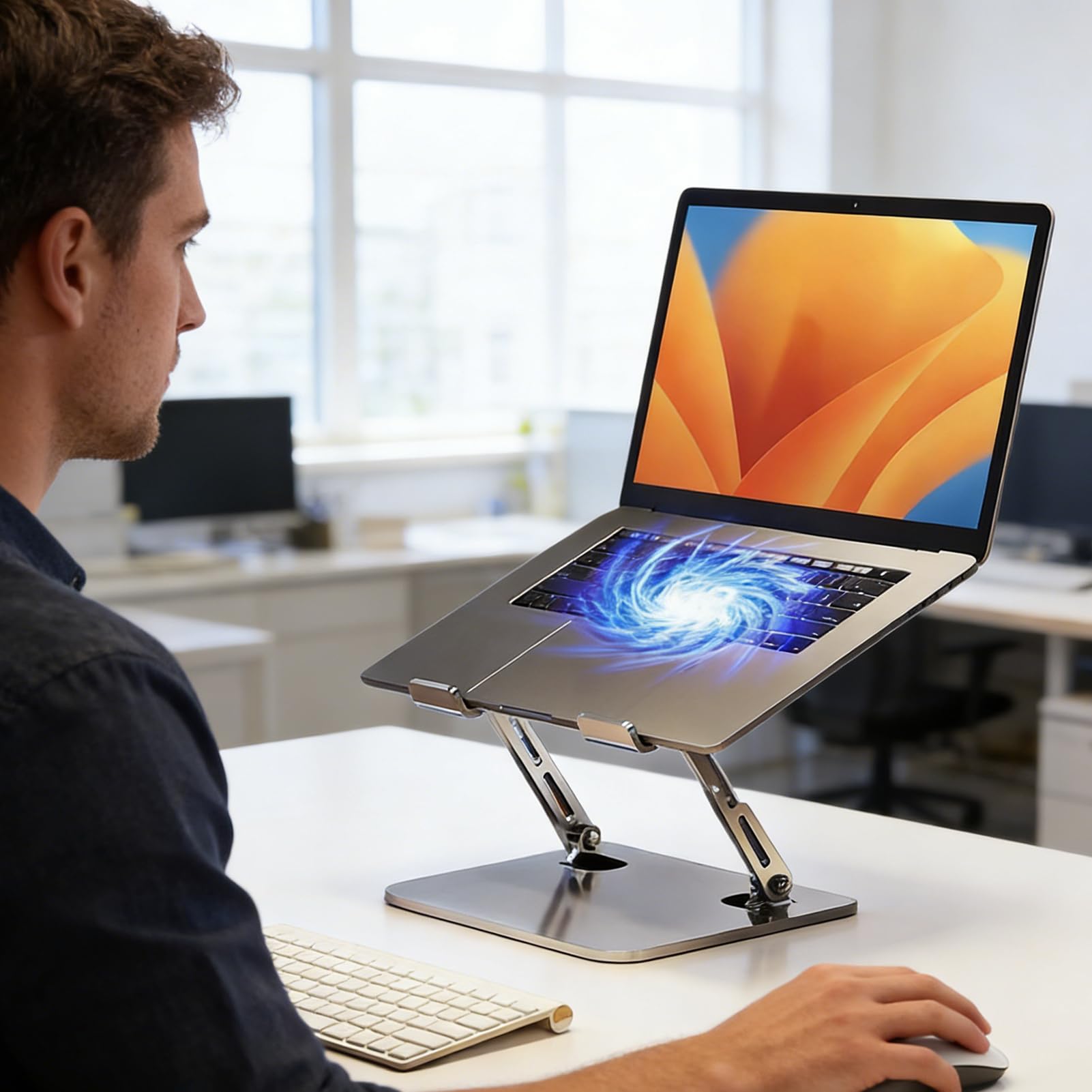 Genérico Supporto per laptop | con ventilatore e supporto regolabile in altezza | pieghevole in metallo per computer portatile - per tablet notebook tavolo divano mensola viaggio ufficio casa