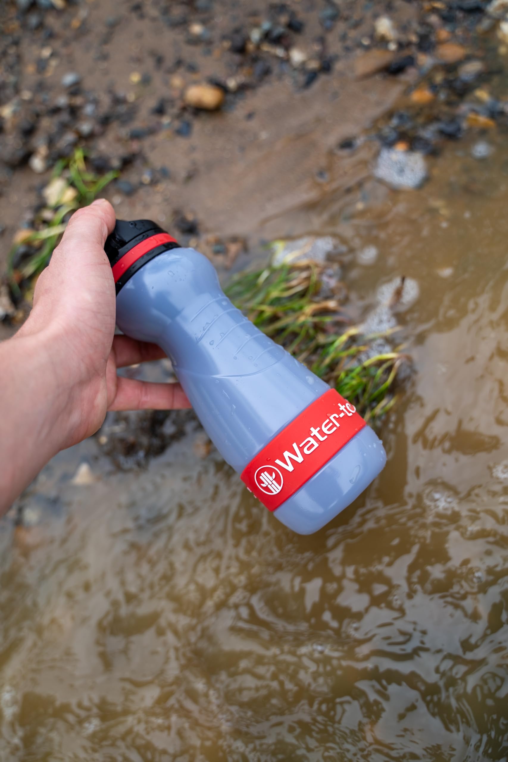 WATER-TO-GO - Gourde - 0,55 l - Avec filtre - Pour boire de l'eau directement à partir d'une rivière, d'un lac ou d'une conduite - Ultra légère et sans BPA - Puissance de filtration de 200 l - Idéale