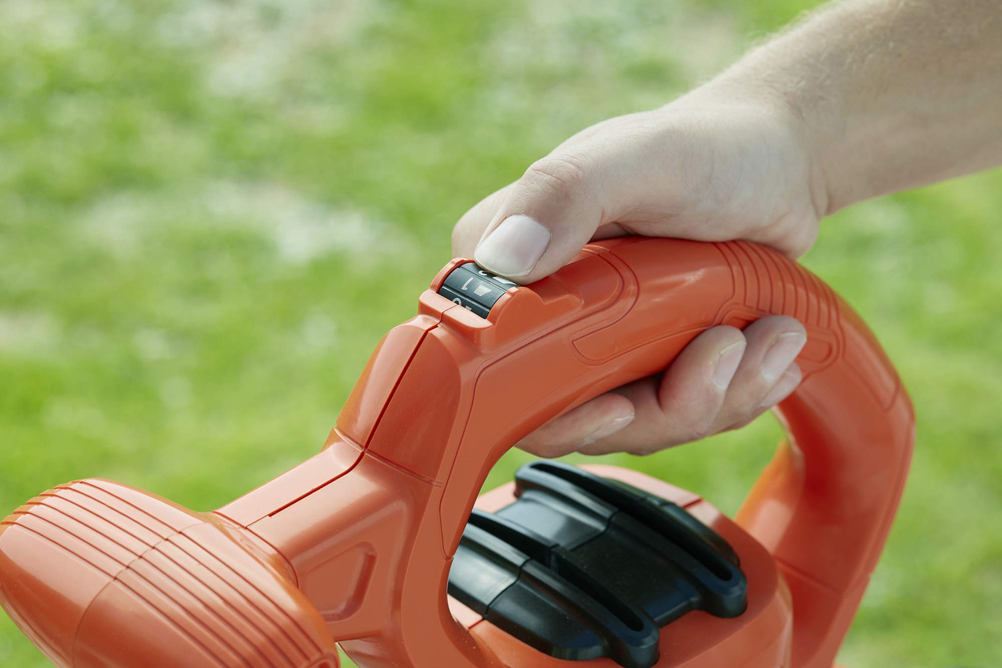 Black+Decker BEBLV290 elektryczny odkurzacz do liści/dmuchawa do liści 3 w 1 (2900 W, z rozdrabniaczem, wysoka prędkość nadmuchu 315 km/h, plecak 55 l, na taras, ścieżki, wjazdy)