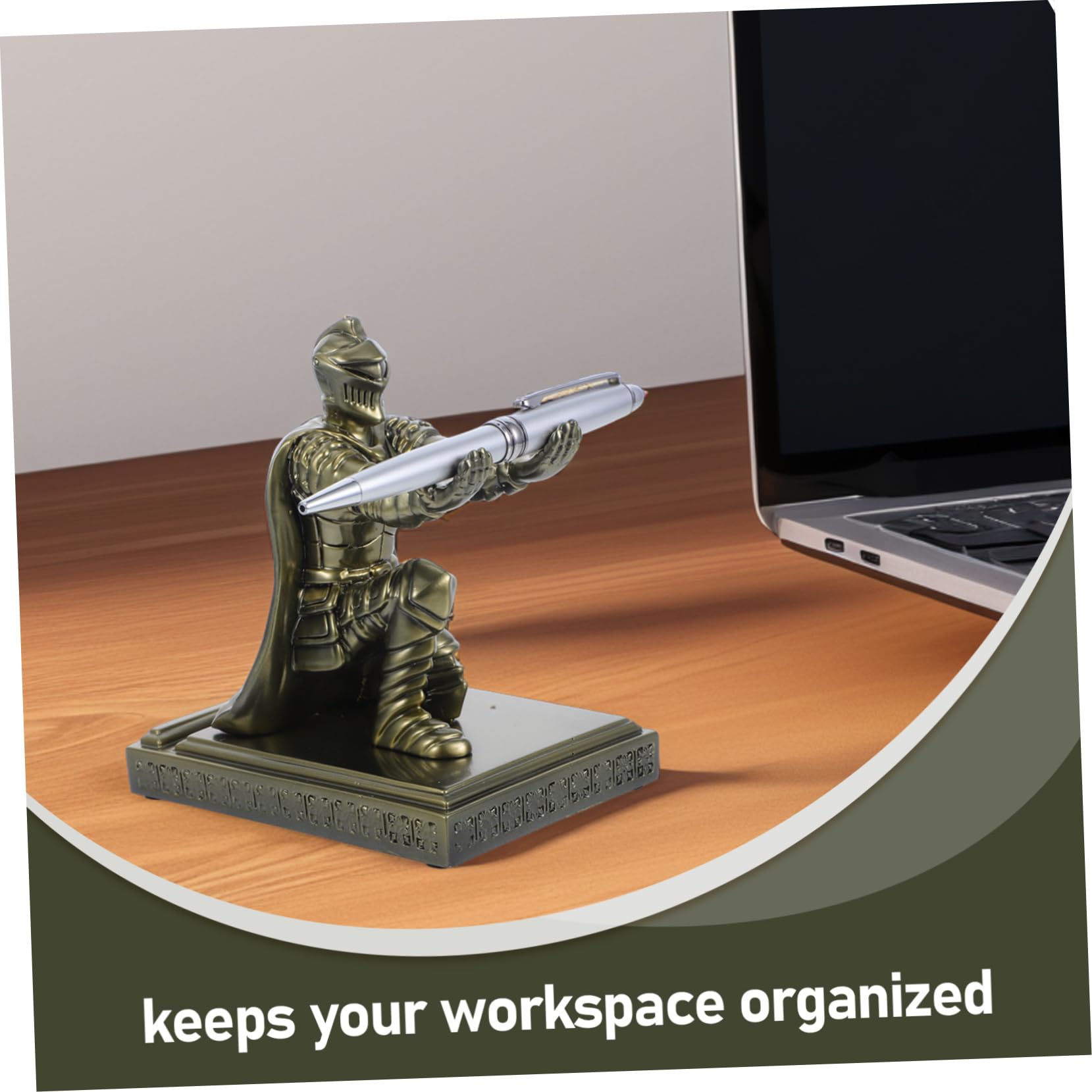 DOITOOL Portapenne Soldato in Resina Base Stabile, Aspetto Medievale Retrò, Design Unico, Portapenne Multifunzionale per Ufficio e Vanity, Decorazione Scrivania Oro