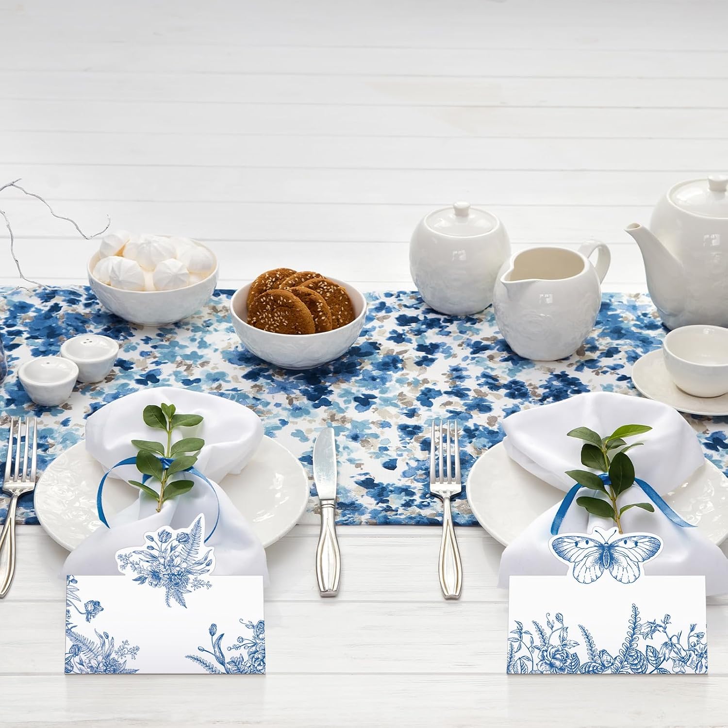 Watersay 100 Pcs 3.5 x 2" Blue White Floral Place Cards for Table Setting