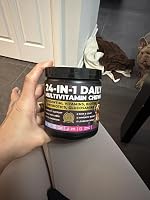 Tamires’s customer photo of a 24-in-1 multivitamin jar