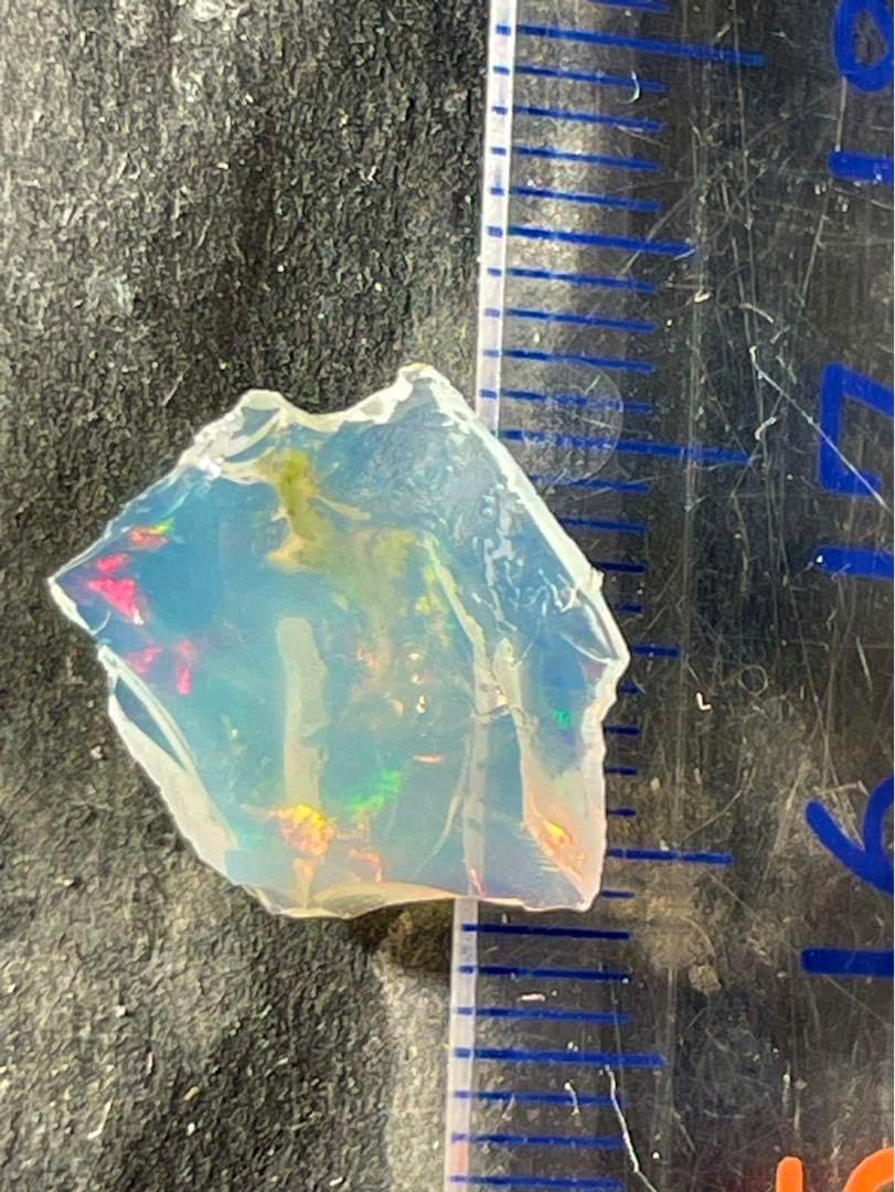 宝坂オパール 遊色オパール 原石 国産鉱物 ノジュール 鉱物 オパール 原石