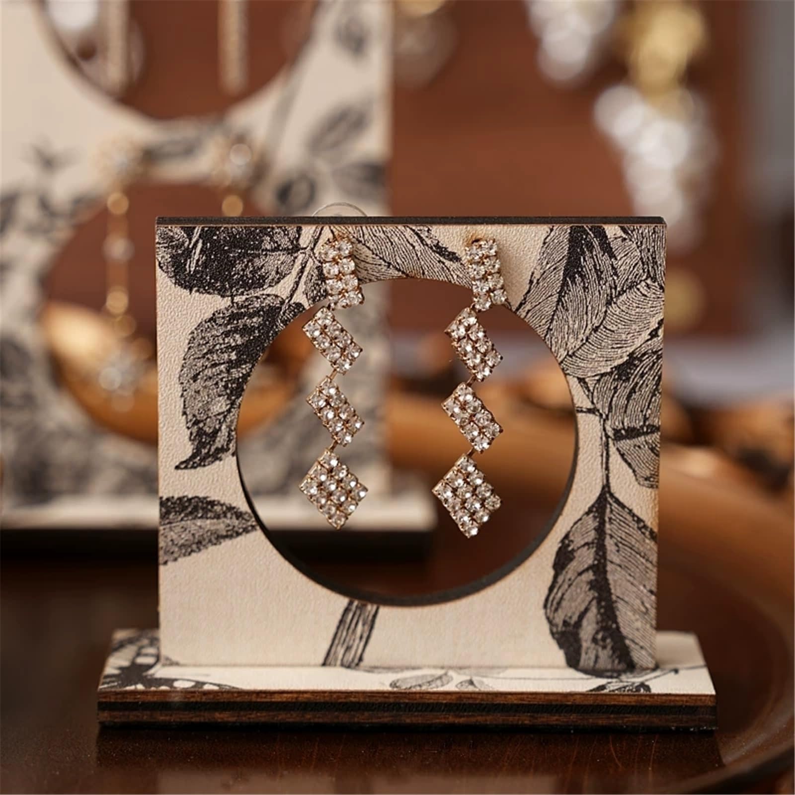 Stojak na biżuterię 16 Pcs Multi-Style Wooden Jewelry Display Kit