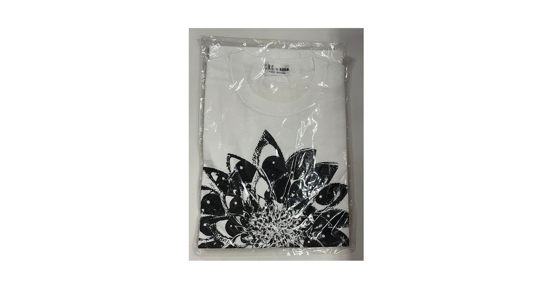 Amazon.co.jp: チェッカーズ SEVEN HEAVEN ツアーTシャツ 藤井
