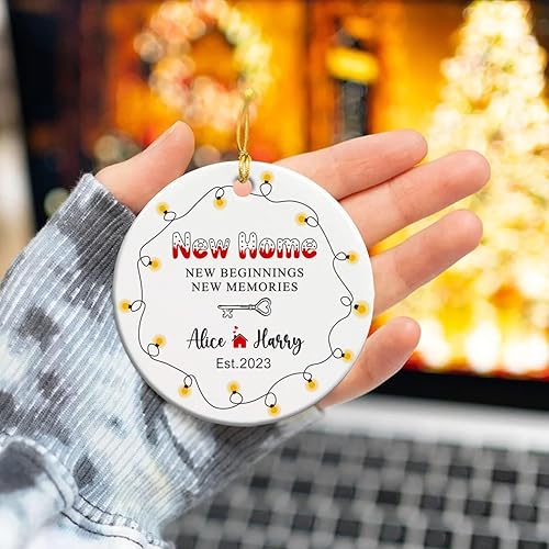 Vista 78 de Adorno de cerámica personalizado para la primera Navidad en nuestro nuevo hogar 2025, regalo de recuerdo de casa para parejas de recién casados