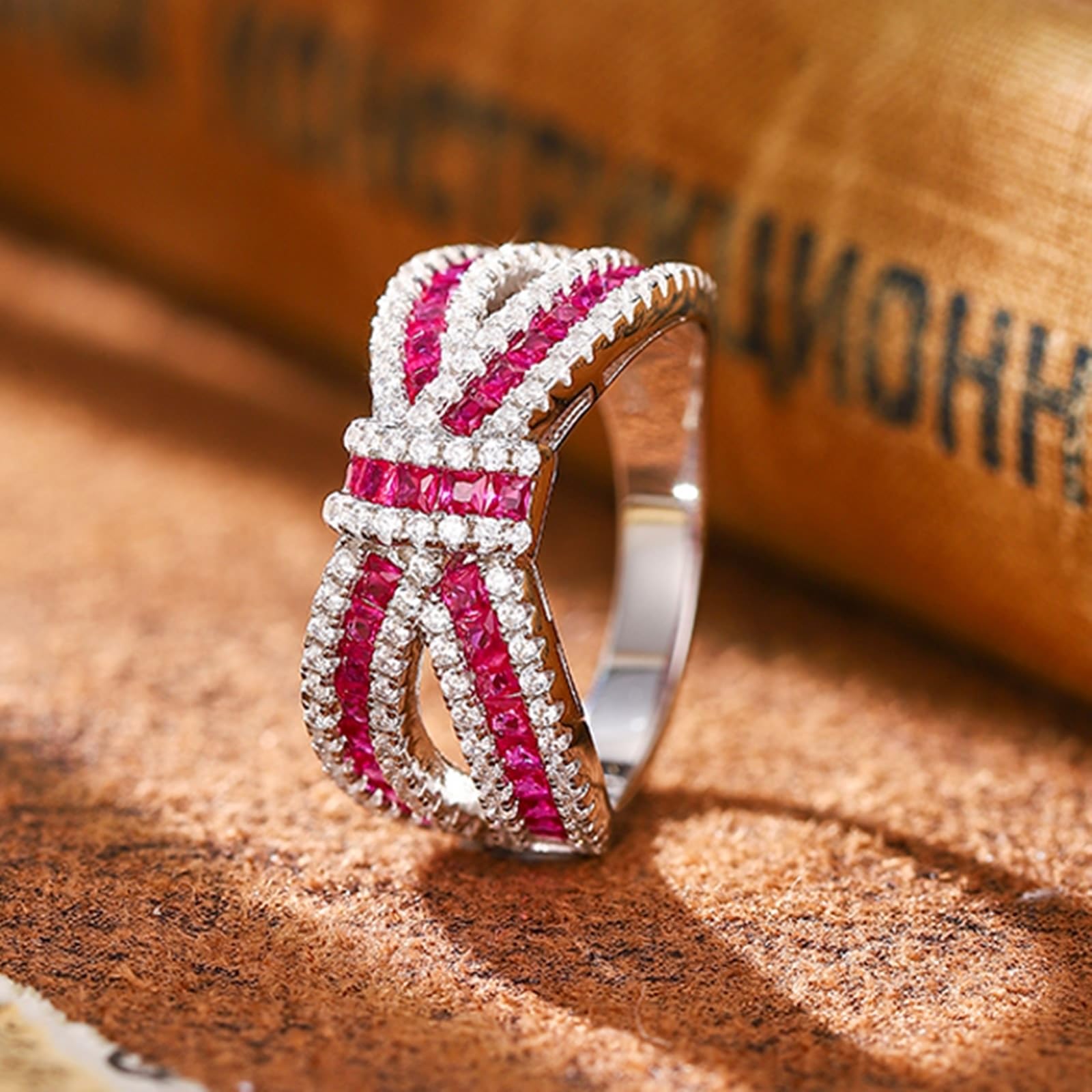 Anillo de Boda Anillos Mujer Boda Oro Blanco de 9 Quilates, 14 Quilates Y 18 Quilates Diseño de Nudo de Lazo con Rubí de Laboratorio Cuadrado de 0,06 CT Y Moissanita Redonda Talla 8 Popular Para