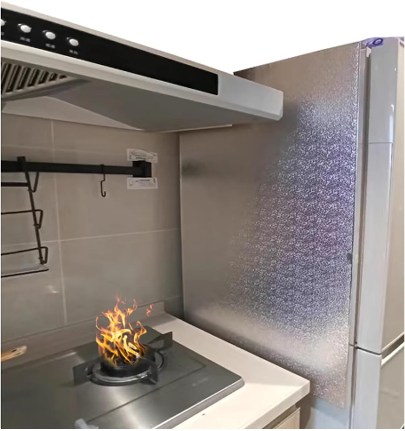 Oil Splash Guard,Refrigerator Insulation Board,Aluminum Foil Splash Guard,Heat and Oil-Resistant Appliance Mat,for Gas Stovetop,（Adhesive Backing,30x60cm）
