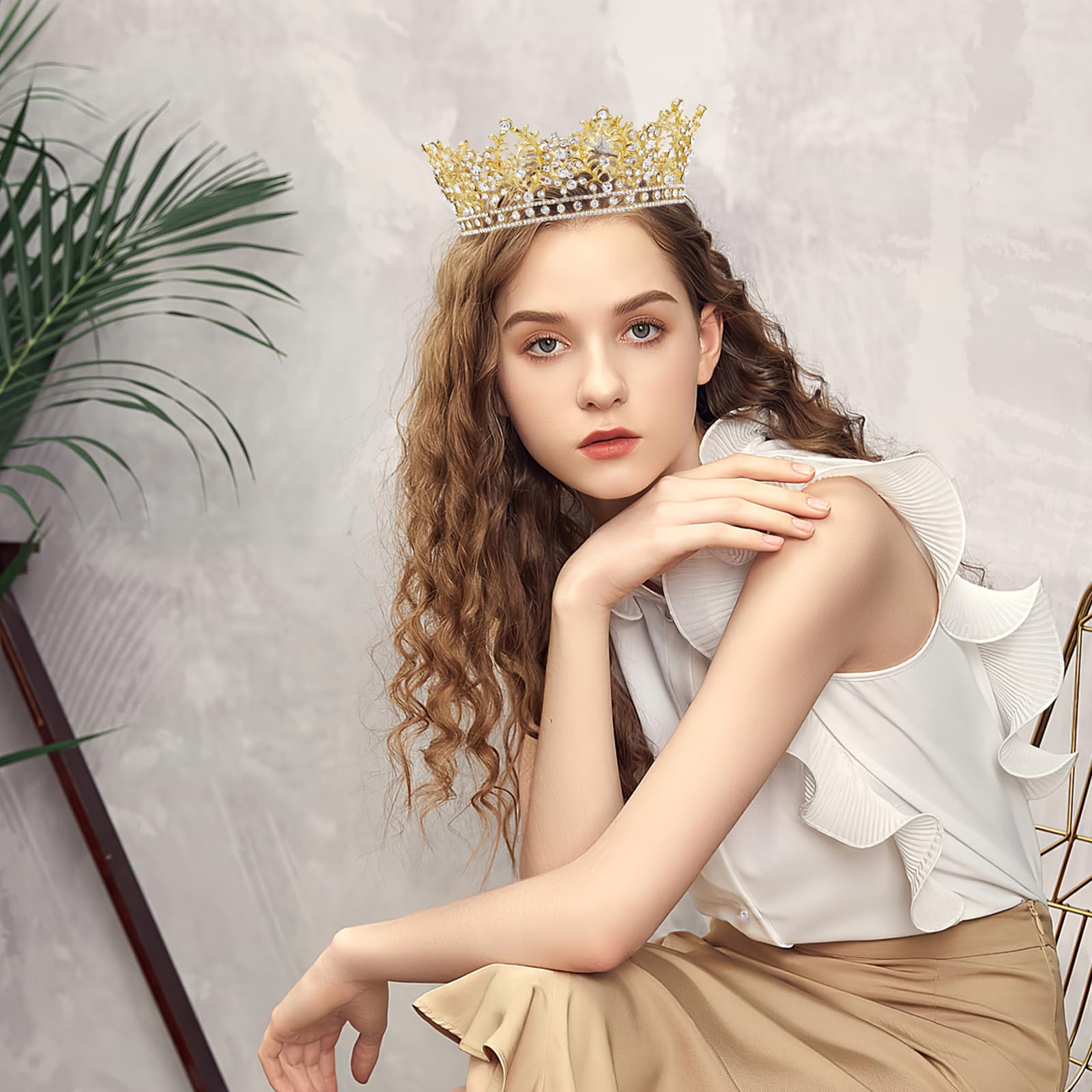 Amazon.com: FRCOLOR Jeweled Baroque Queen Gold Princess  display picture 3
