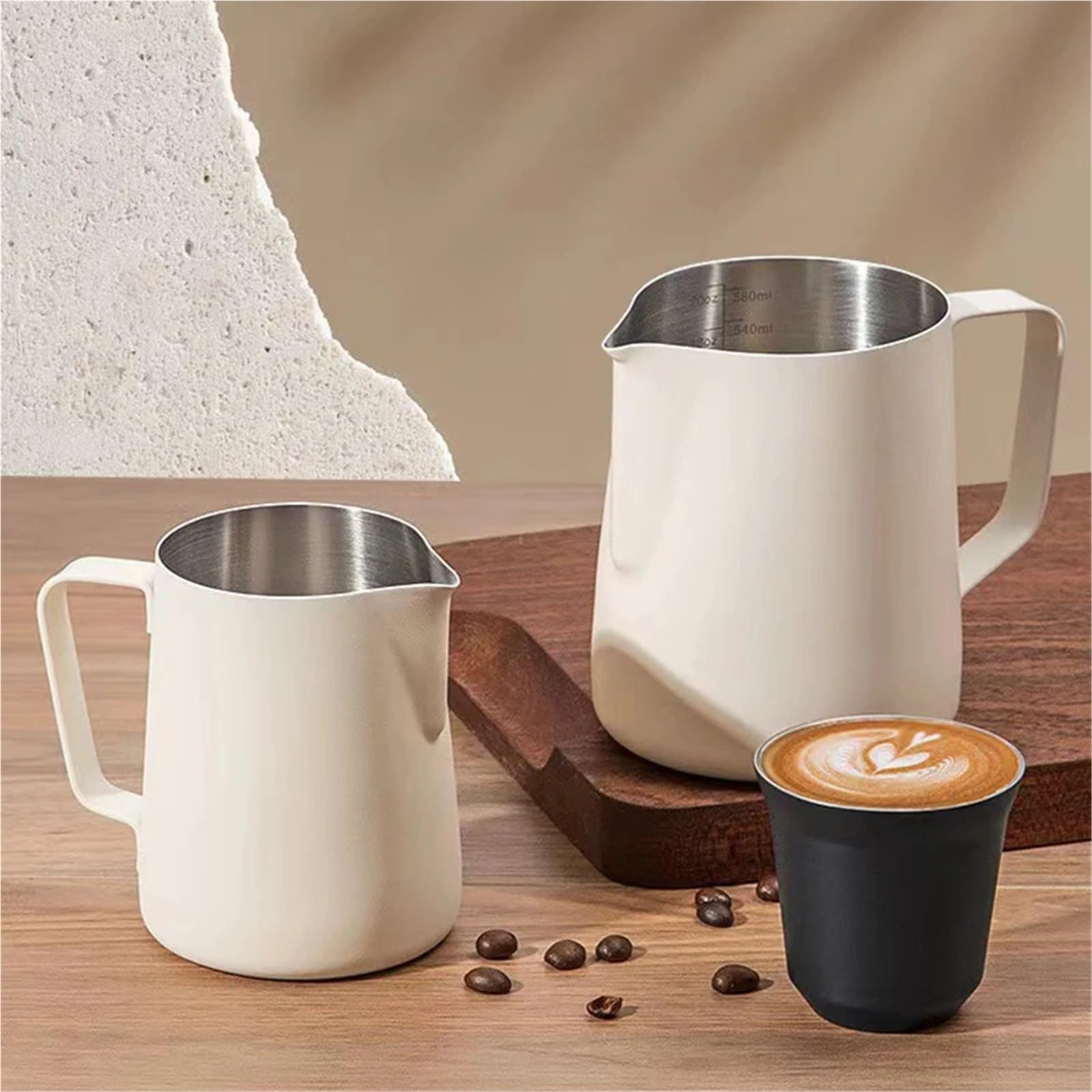 2 Stück Edelstahl-Milchaufschäumkrug mit langem, abgerundetem Auslauf, Latte-Art-Krug, Milchkännchen, Milchaufschäumer, Barista-Milchdampfkrug(Silver,350ml)