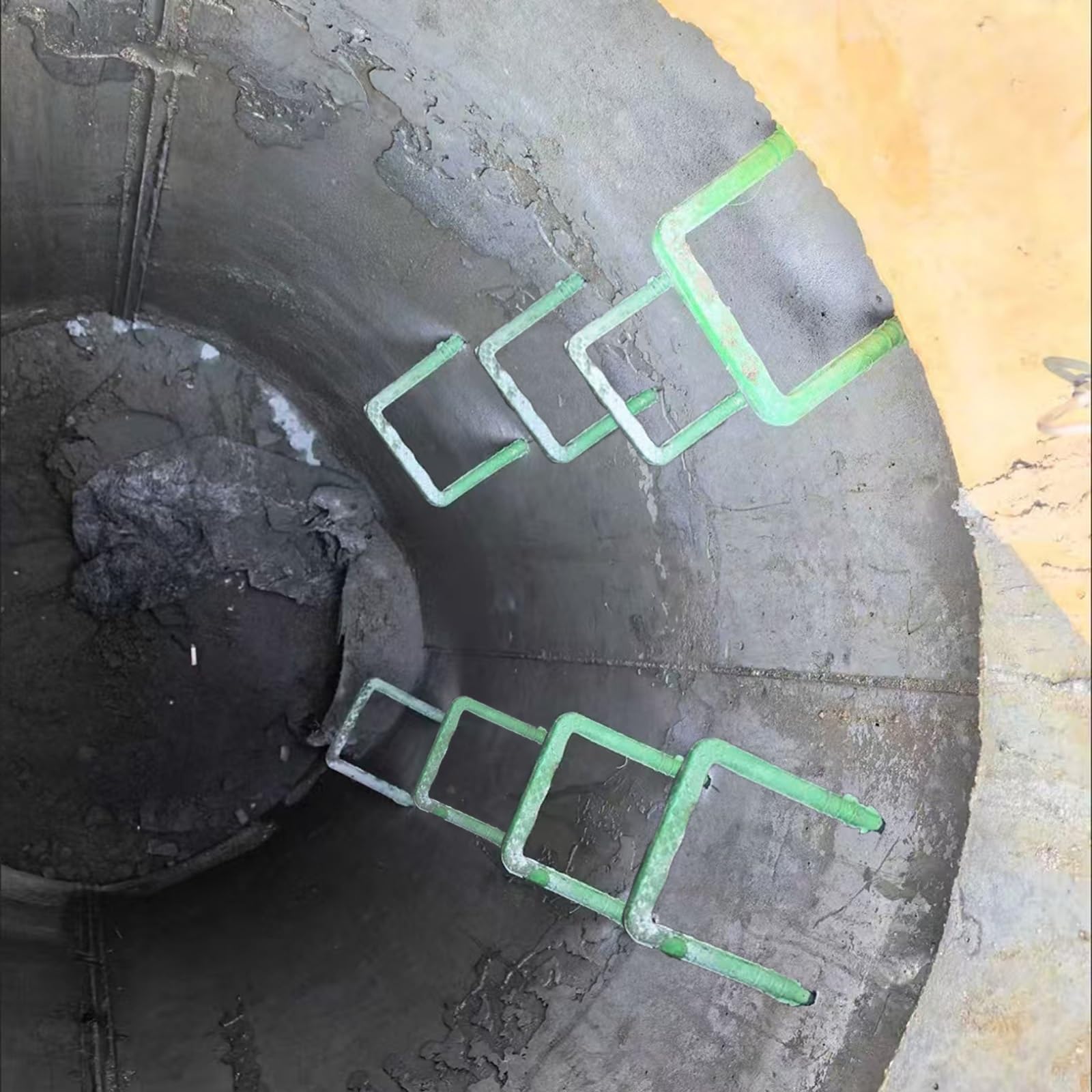 Échelle de secours pour fenêtre de sous-sol et sortie sûre des puits de lumière