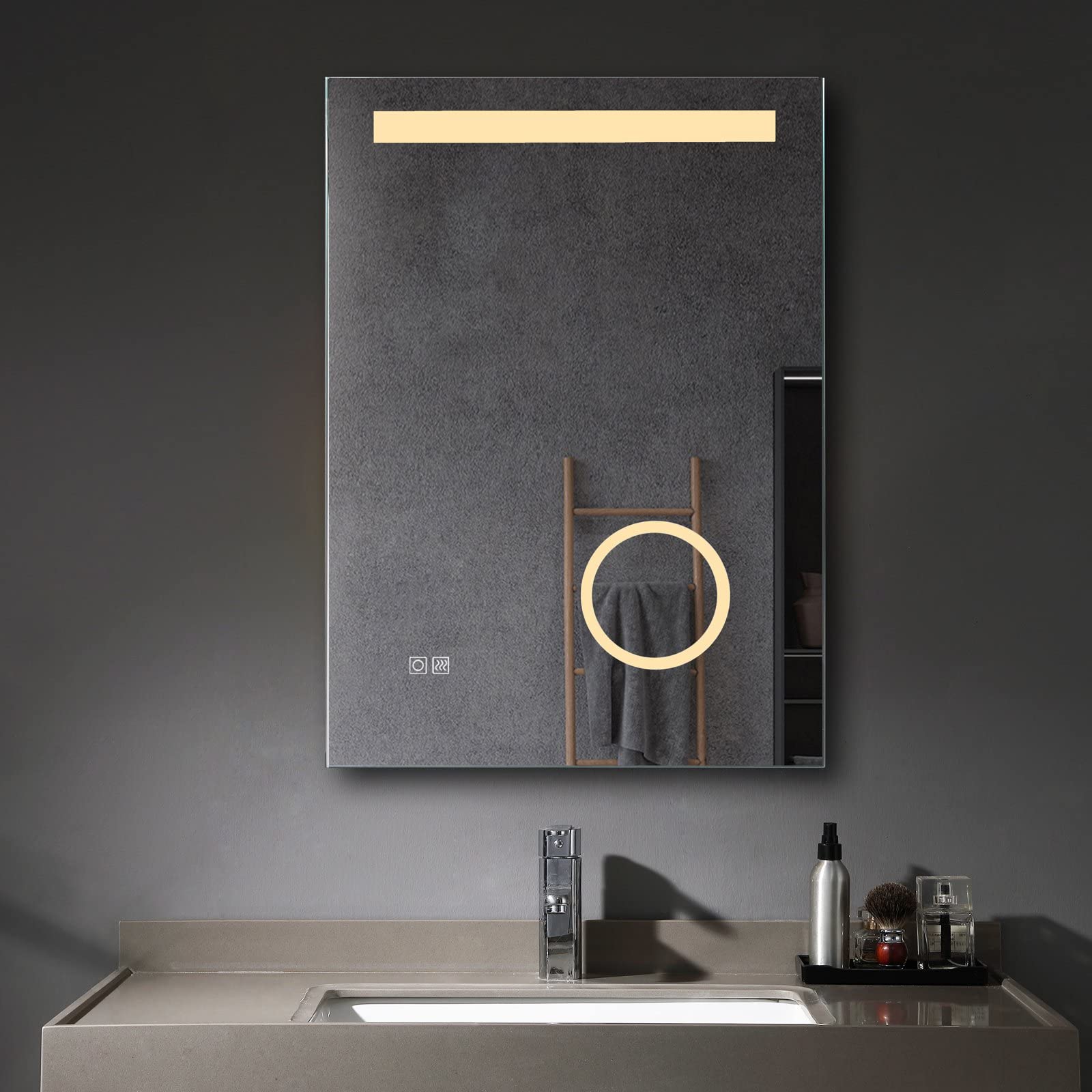 MIQU LED Badspiegel 50x70cm Wandspiegel mit Beleuchtung mit 3-Fach Vergrößerung Touch Anti-Beschlag Badezimmerspiegel Dimmbar Warmweiß/Kaltweiß Licht 3000-6500k