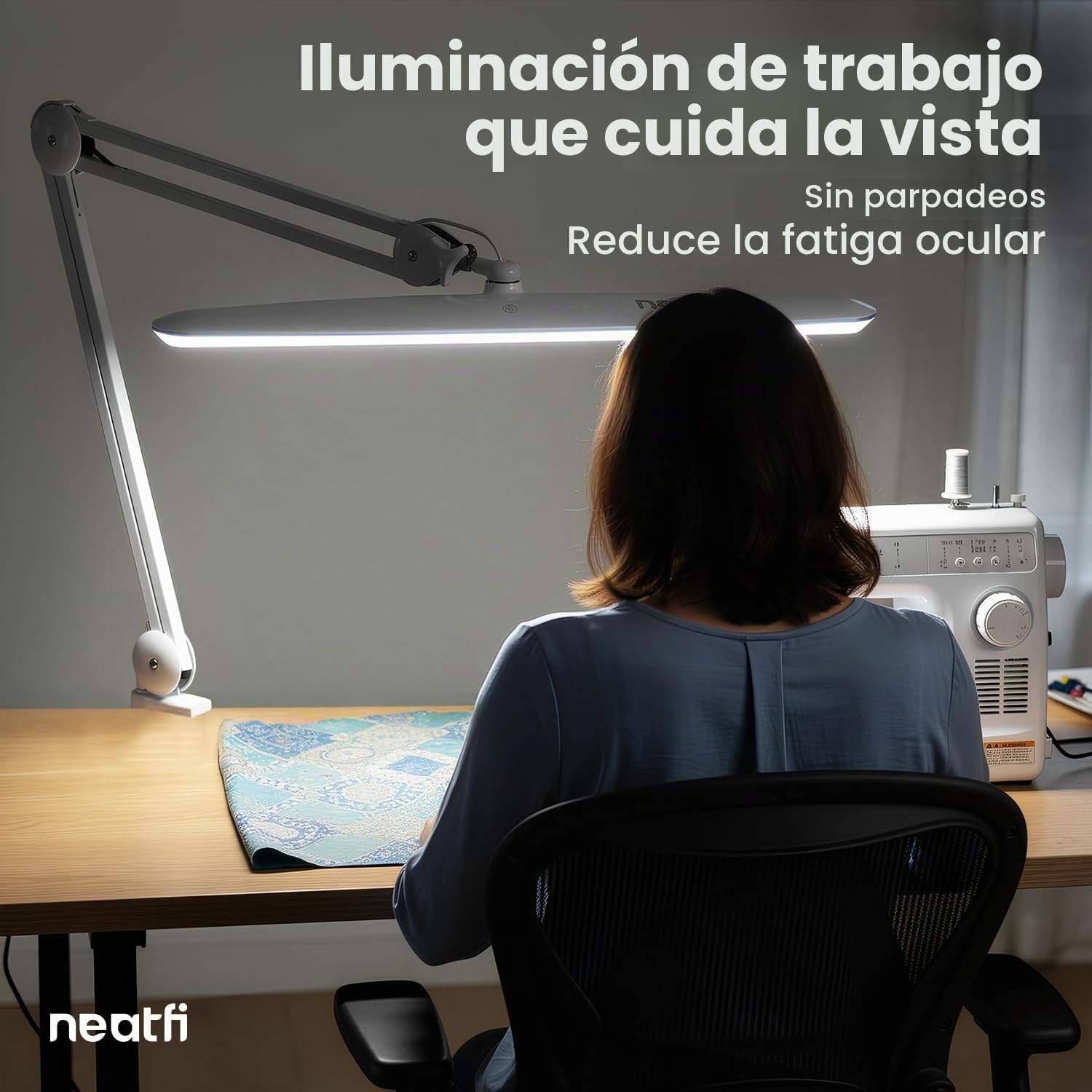 Neatfi XL Lámpara de Escritorio LED de 23" con Pantalla Ancha – 2.200 Lúmenes, 24W | Luz Regulable | Brazo Ajustable | Ideal para Oficina en Casa, Manualidades y Técnicos de Uñas (Blanco)