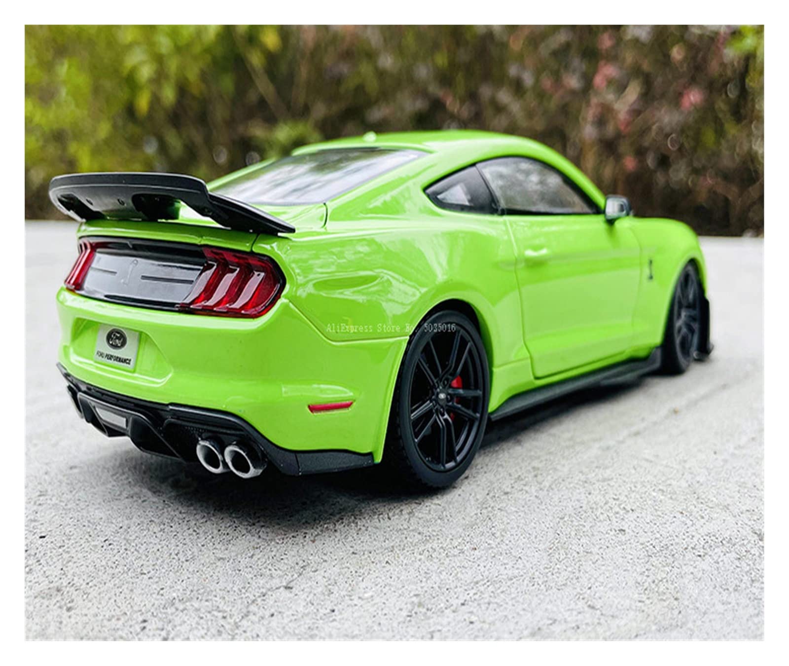Amazon.co.jp: 1:18 フォード 2020 マスタング シェルビー GT500
