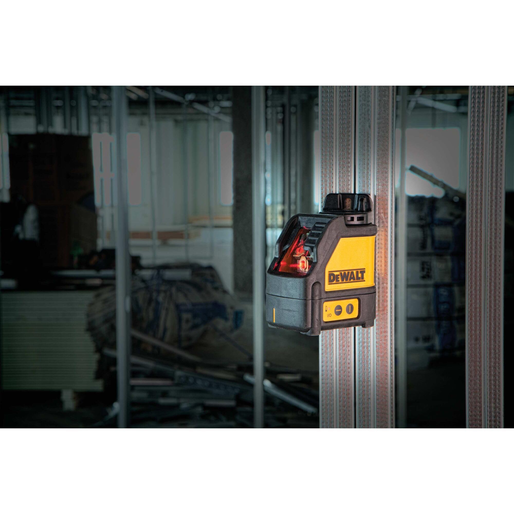 Dewalt DW088KTRI-XJ Laser en croix Faisceau Rouge avec Trépied, Jaune