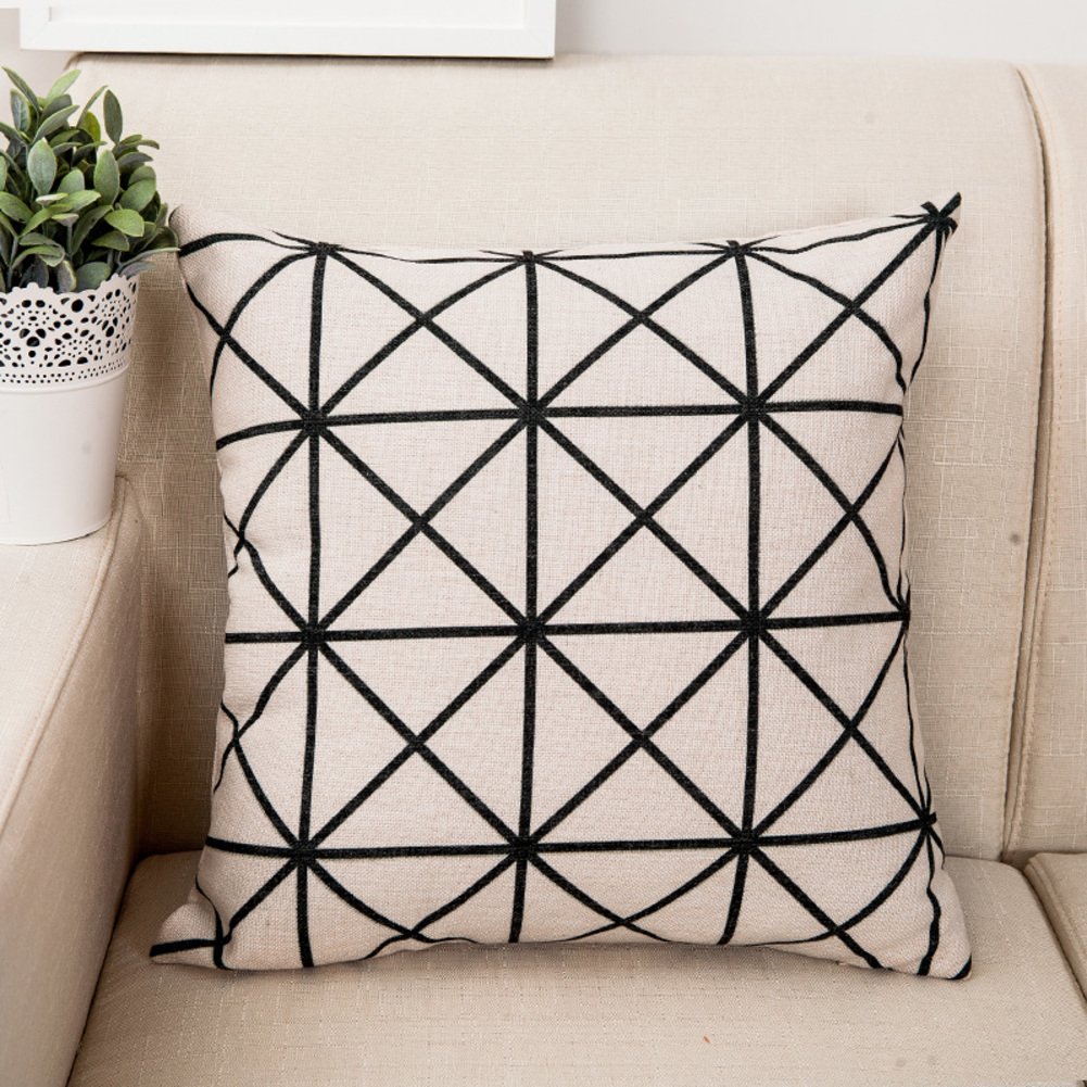 Oreiller de lit stripe en lin style nordique pour créer un coin lecture cosy