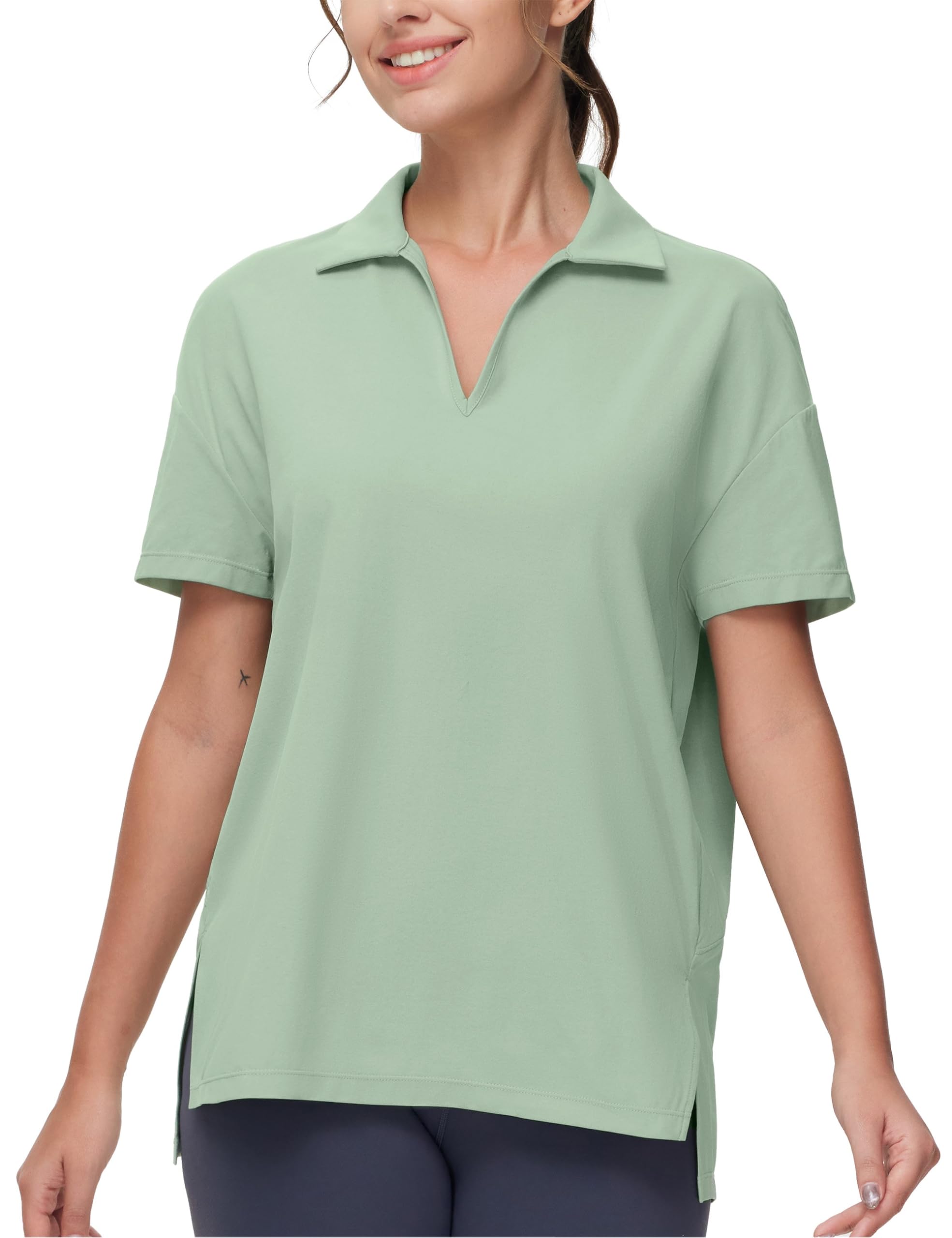THE GYM PEOPLE Women's Loose fit Workout Polo Shirts Back Short Sleeve V Neck Tees Tops with Side Slits