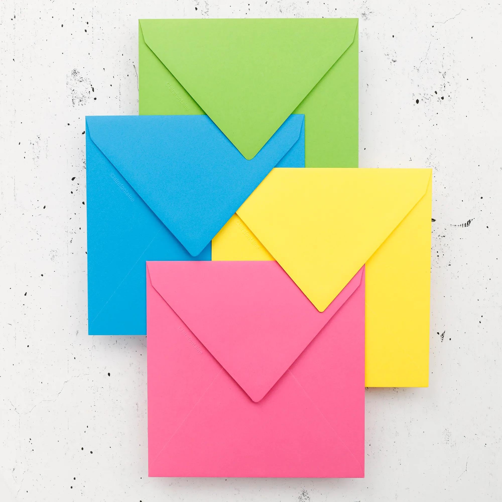 Clairefontaine 5573C Pacco 20 Buste Gommate 16,5x16,5cm 120g/m² Fucsia Carta Premium Liscia