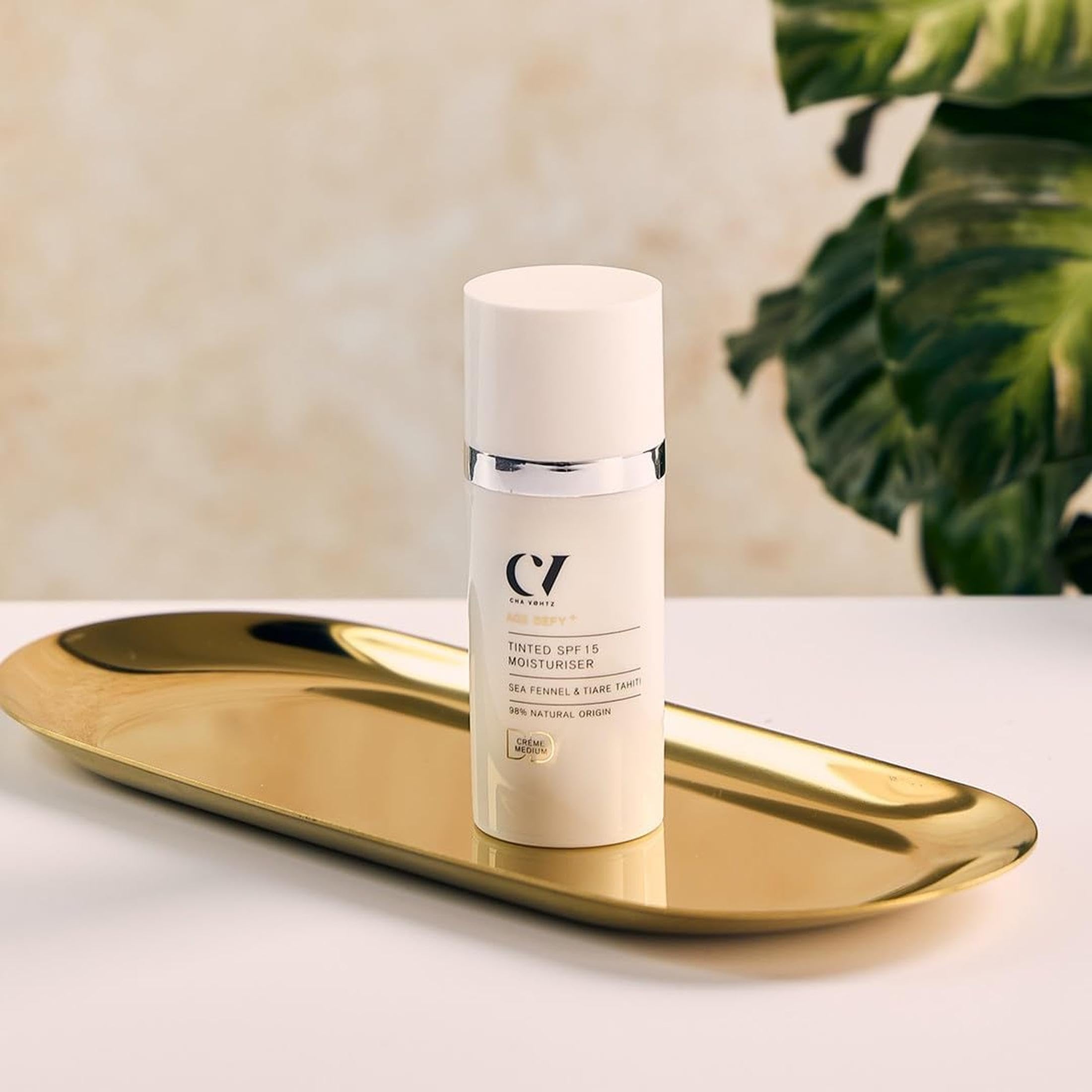Green People Age Defy+ Getönte DD Feuchtigkeitscreme SPF15 Medium, 30ml | Mit leichter Deckkraft, SPF15 und natürlich ebenmäßiges Finish, Mit Meeresfenchel-Stammzellen und Spanischer Nadel, Vegan