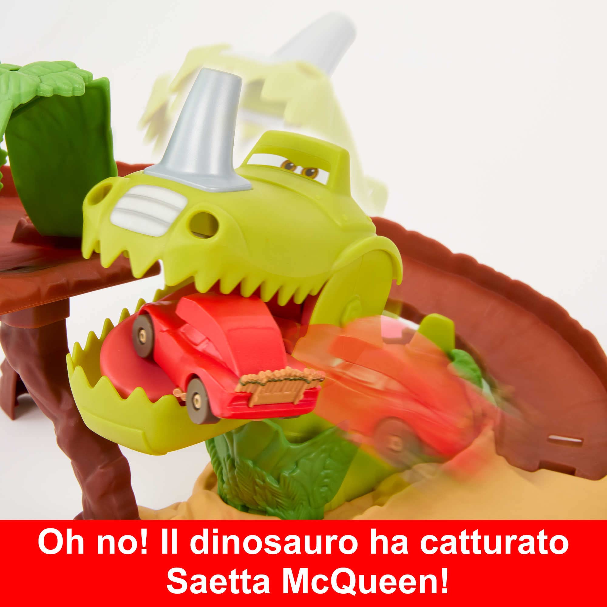 Mattel Disney Pixar Cars On The Road - Set Parco dei Dinosauri, playset con macchinina Saetta McQueen, un dinosauro e azione attivabile, giocattolo per bambini, 4+ anni, HNL99