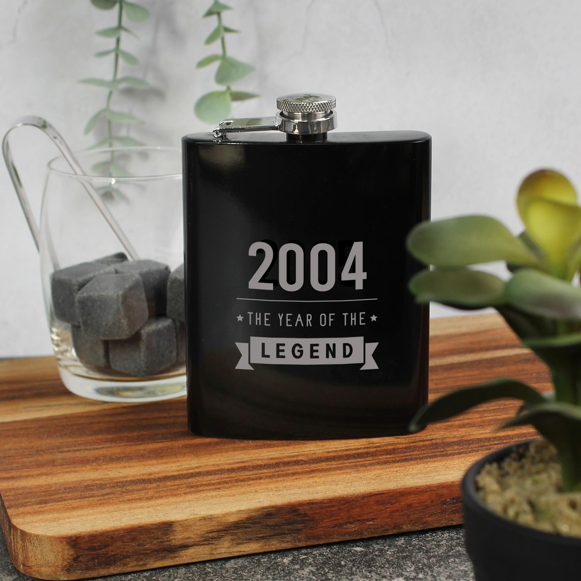 eBuyGB Engraved Black Metal Hip Flask 2004 The Year of The Legend, 21st Birthday Gifts for Men, Milestone Twenty-First Gift for Men, 7oz Whisky Flask